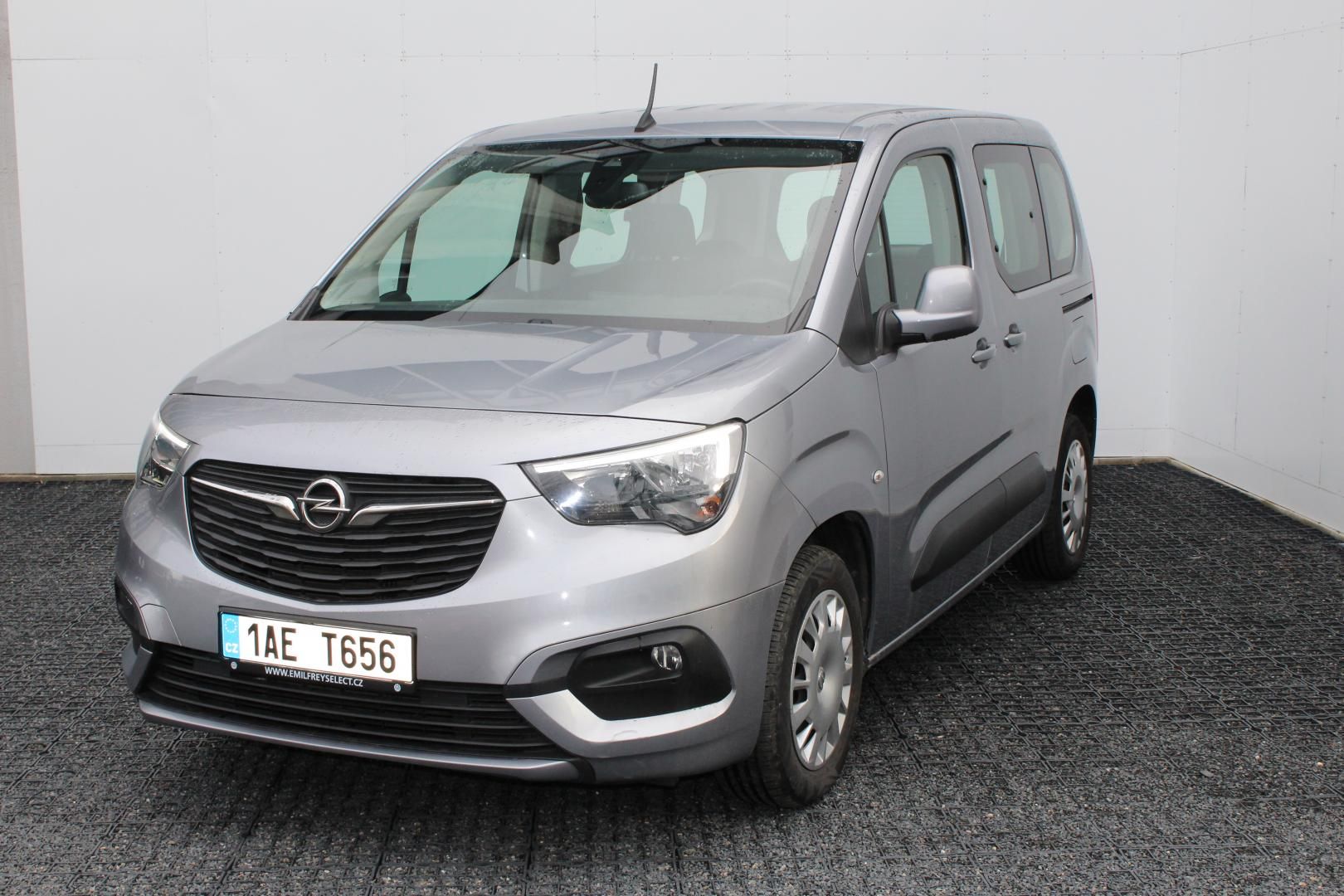Opel Combo, 1,5 BlueHDi 130k - fotka 2