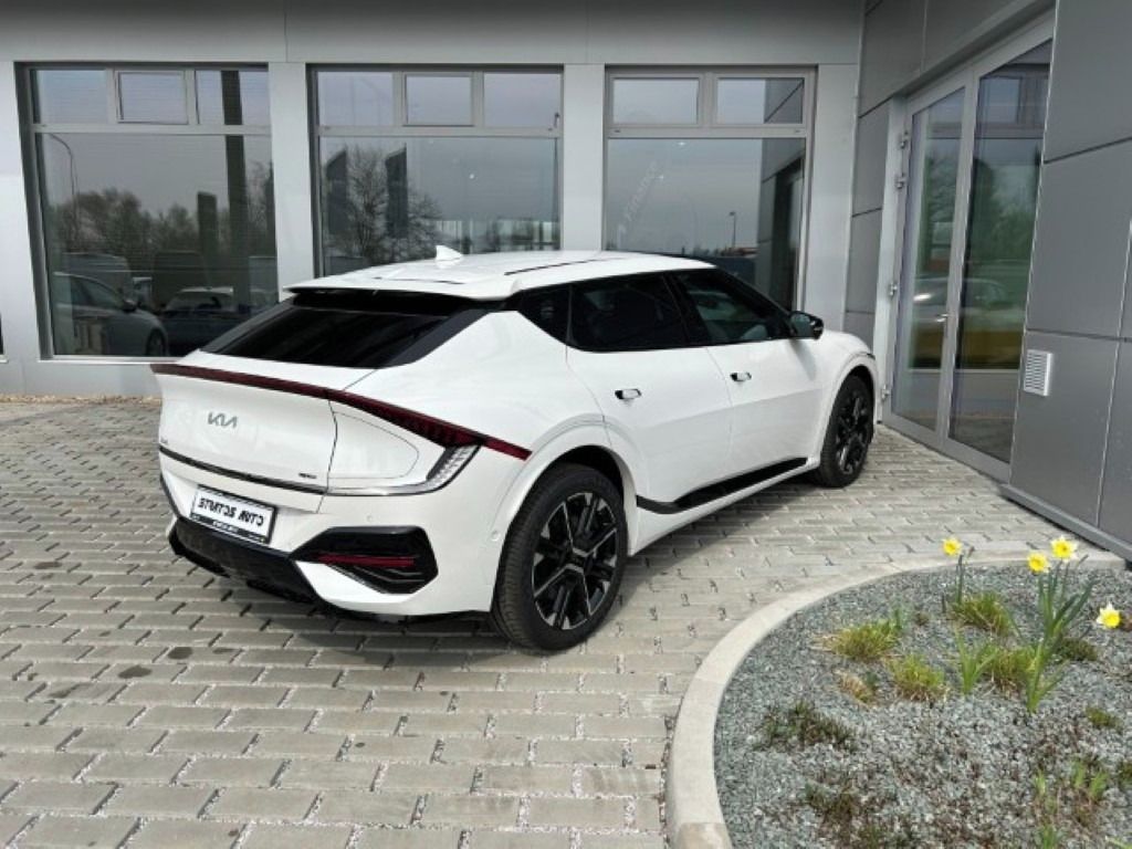 Kia EV6, GT-LINE 4x4, 239 KW + 84 KWH - fotka 6
