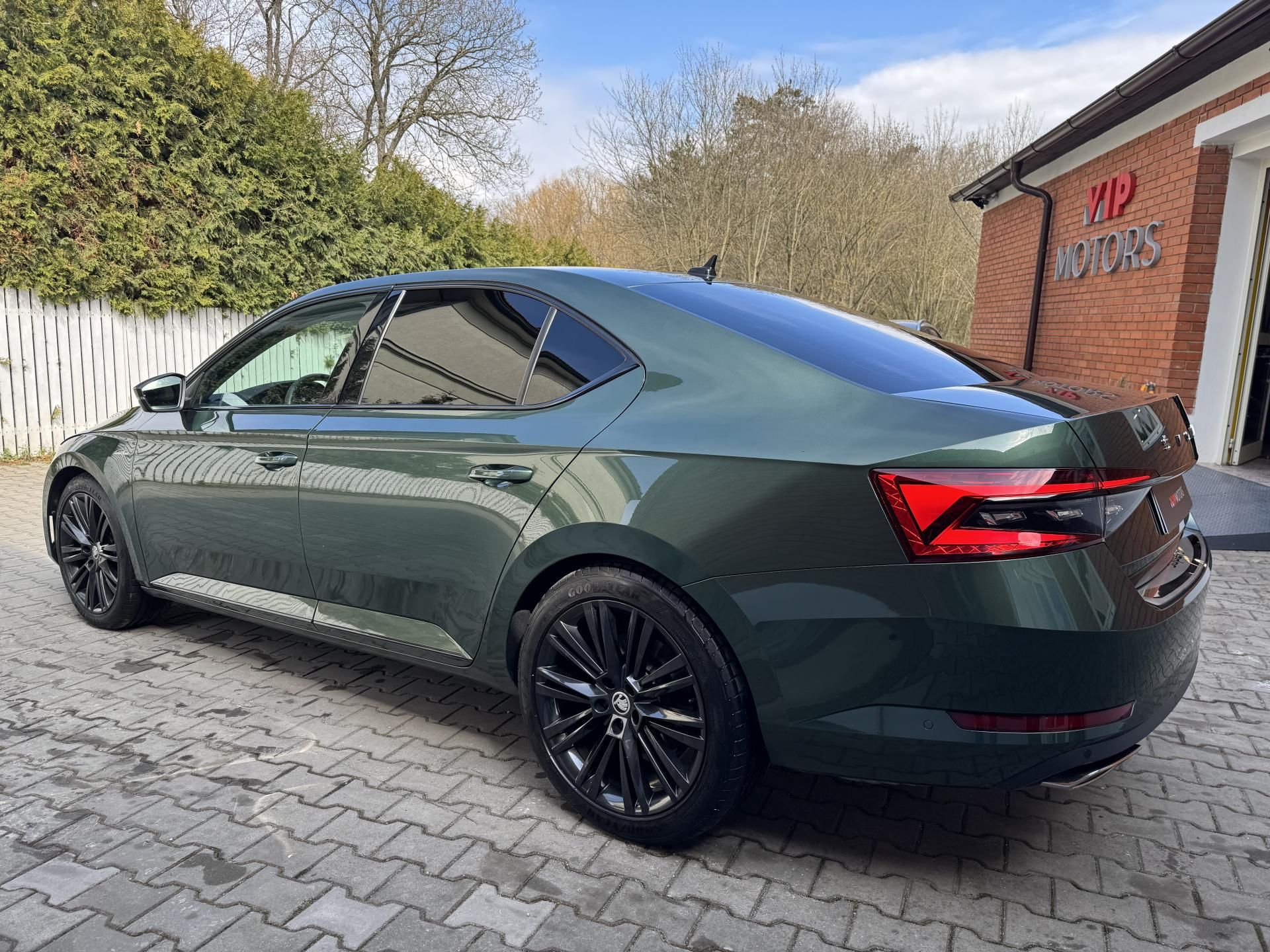 Škoda Superb, 2.0TSi-DSG-4x4-206KW-L&K-ČR - fotka 3