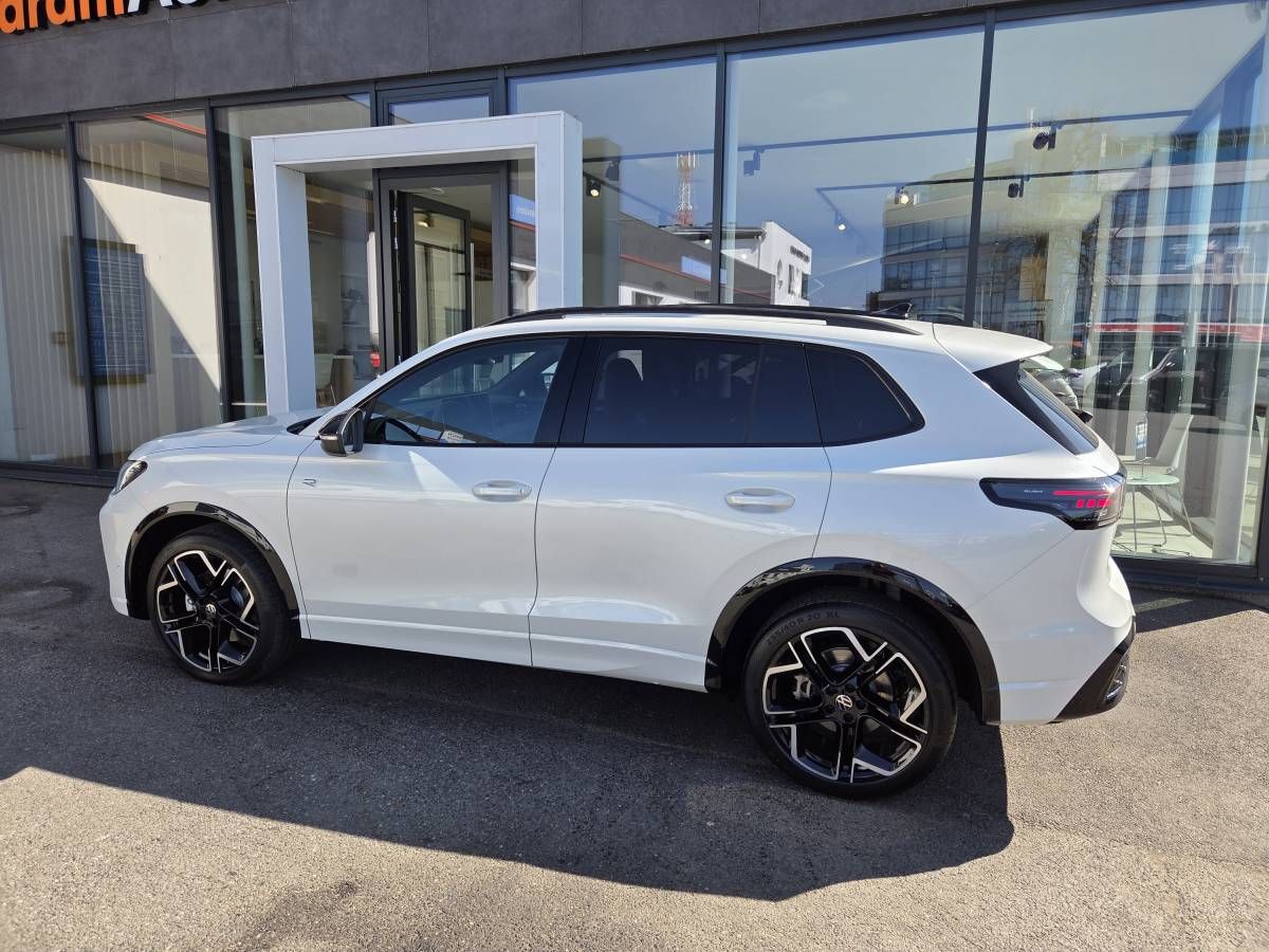 Volkswagen Tiguan, R-line 2.0 TSI 195 kW 4MOT - fotka 2