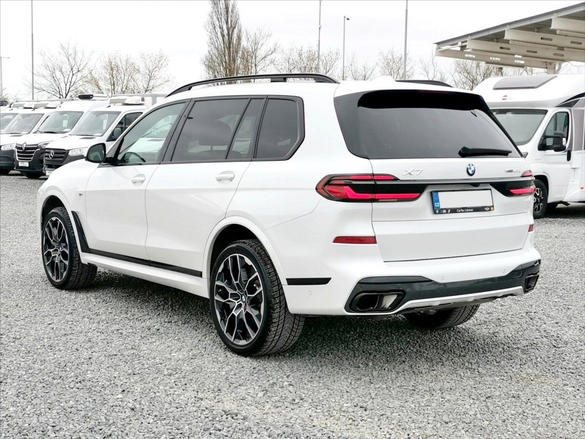 BMW X7, xD 40d M-sport/7míst/CZ/1.maj. - fotka 4