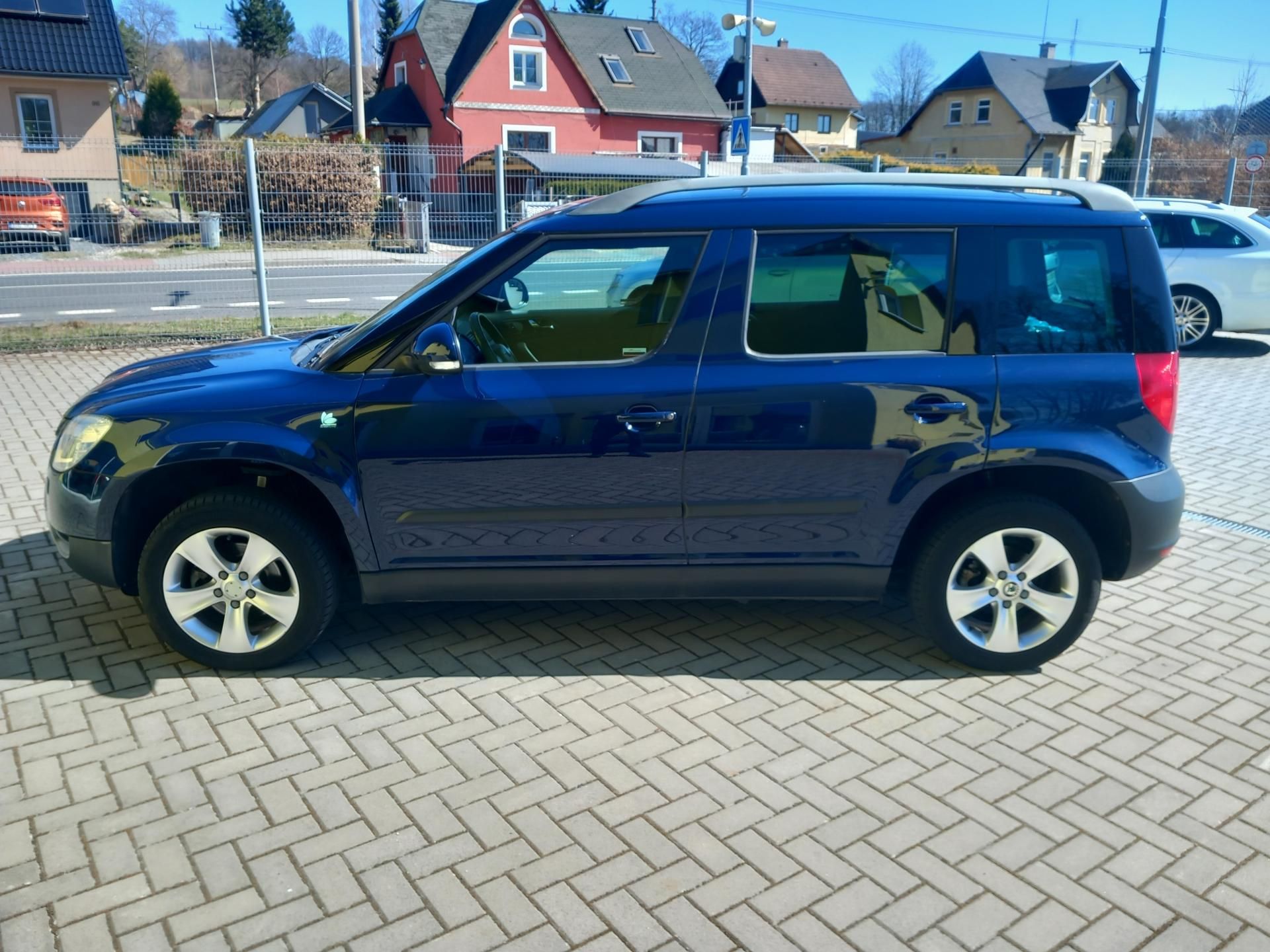 Škoda Yeti, 1,6TDi TOPSTAV 1.MAJ. ZADÁNO ! - fotka 4