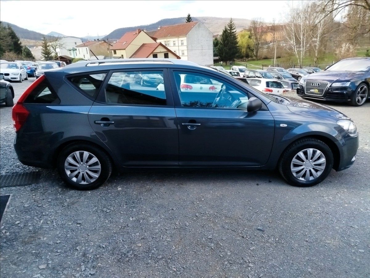 Kia Cee´d, 1,4 i 66kW, ACTIVE, TAŽNÉ ZAŘÍ - fotka 6
