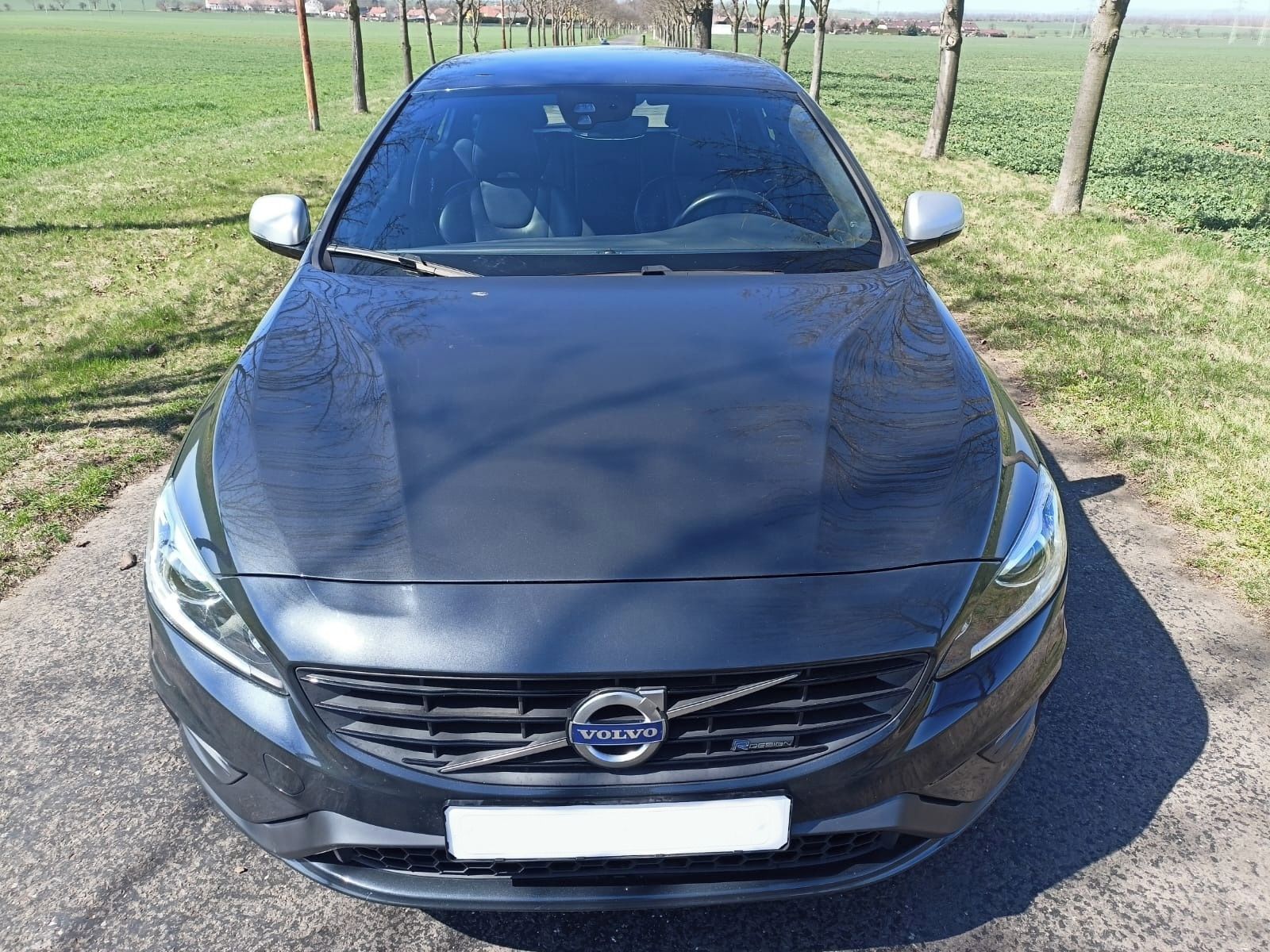 Volvo V60, 2.4 D6 158 kW R-DESING HYBRID - fotka 3