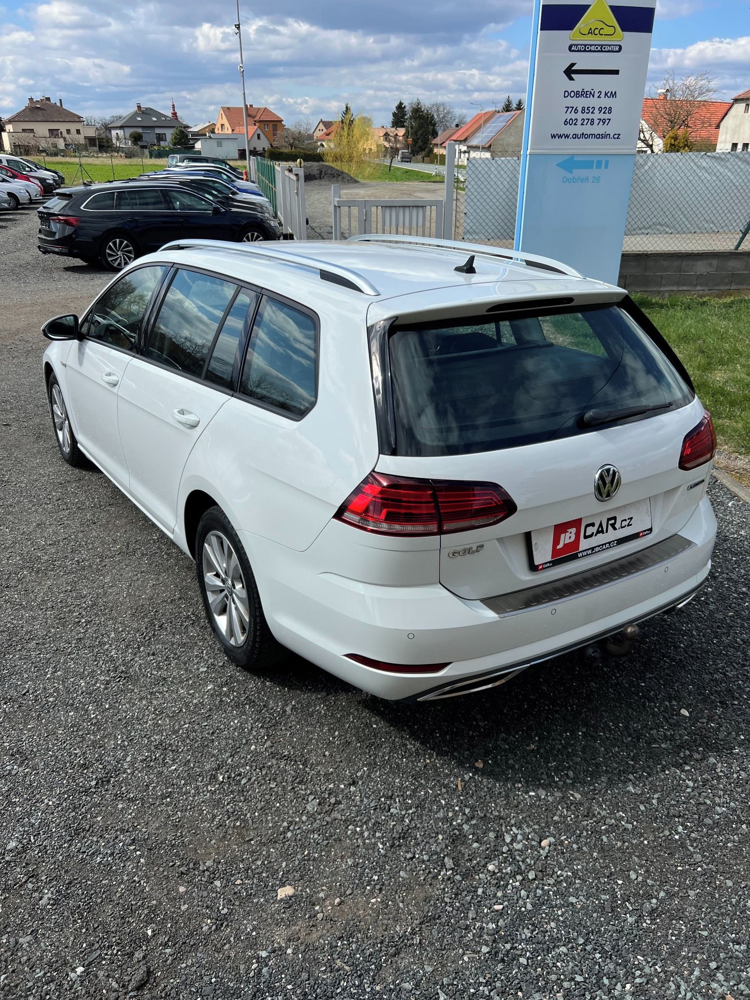 Volkswagen Golf, 1.5 TSI DSG NAVI TAŽNÉ 1.M DPH - fotka 5