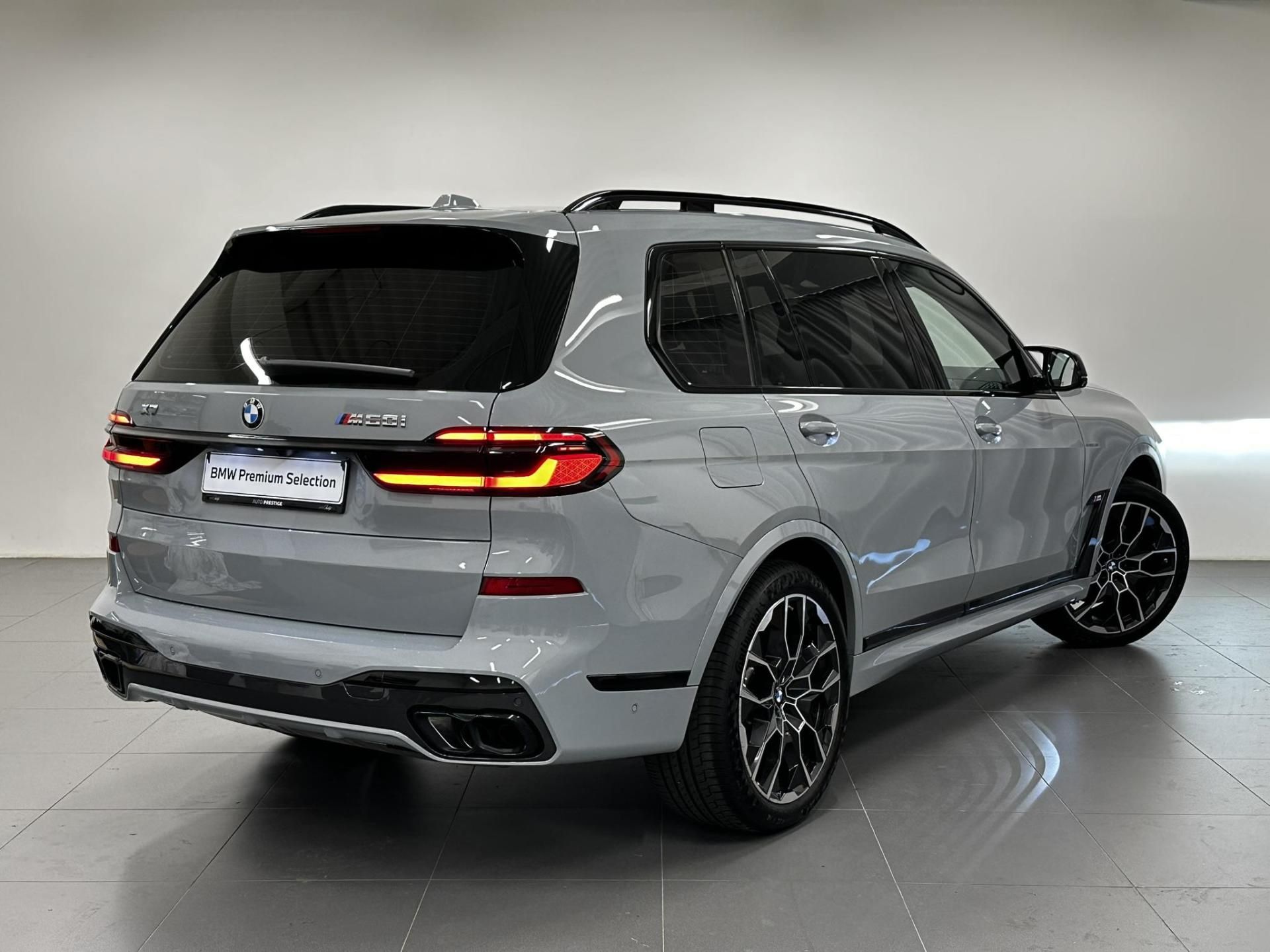 BMW X7, X7 M60i xDrive - fotka 2
