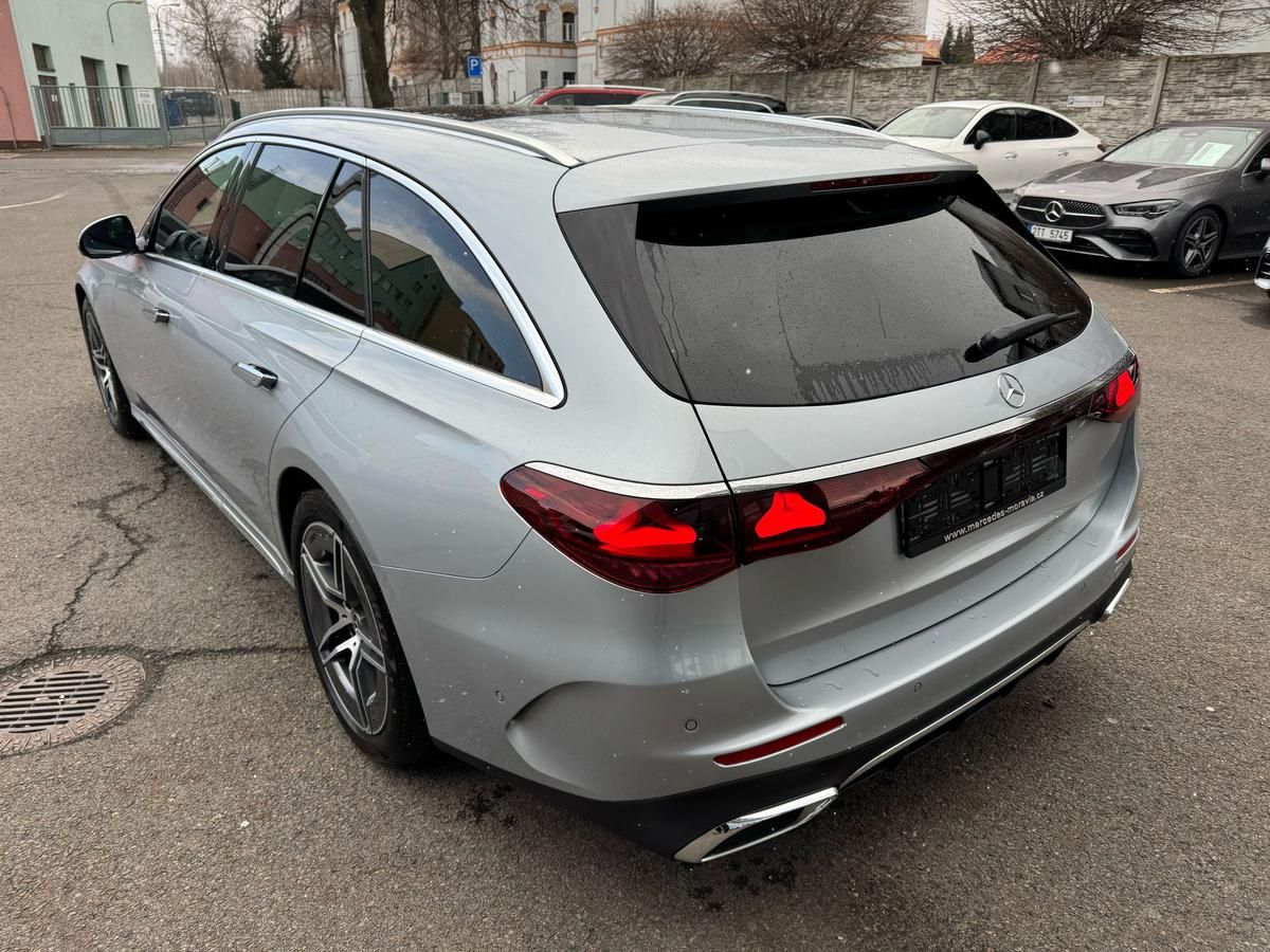 Mercedes-Benz Třídy E, E 220 d 4MATIC kombi - fotka 5