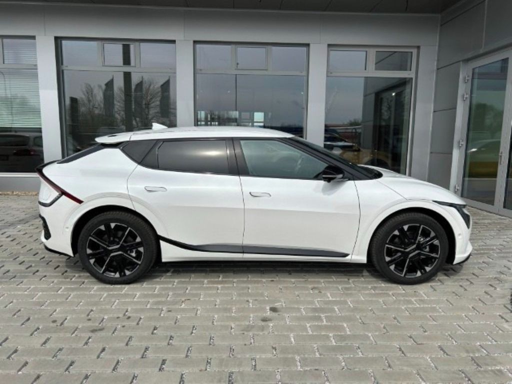 Kia EV6, GT-LINE 4x4, 239 KW + 84 KWH - fotka 5