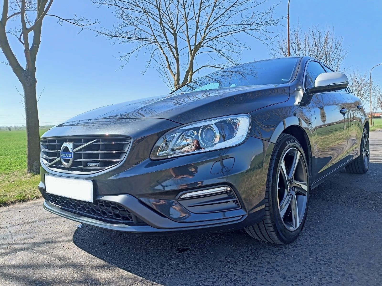 Volvo V60, 2.4 D6 158 kW R-DESING HYBRID - fotka 5