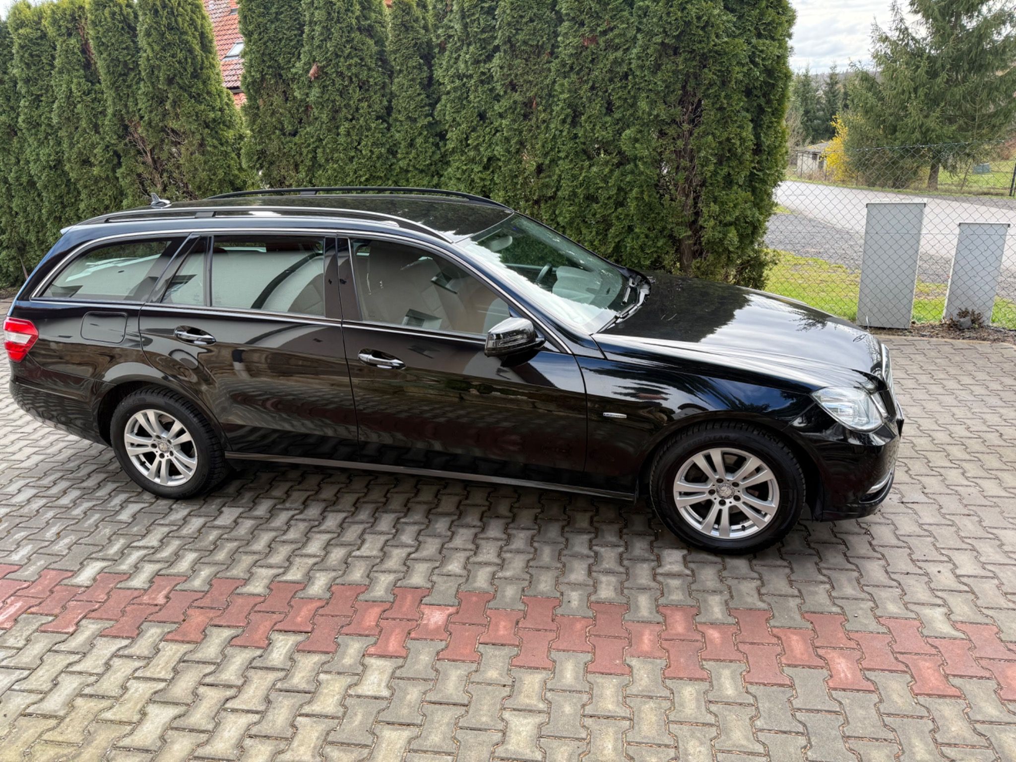 Mercedes-Benz Třídy E, E 200/ 1,8i , Tažné , combi - fotka 2