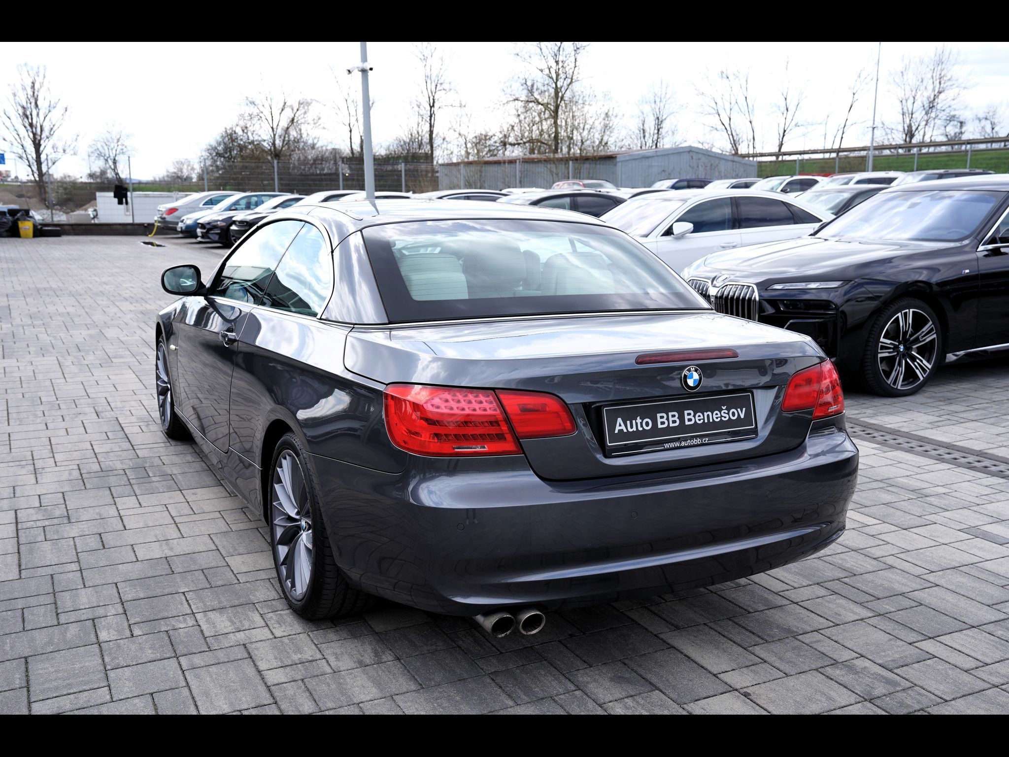 BMW Řada 3, 330i Cabrio/kůže/manuál/275 PS - fotka 4