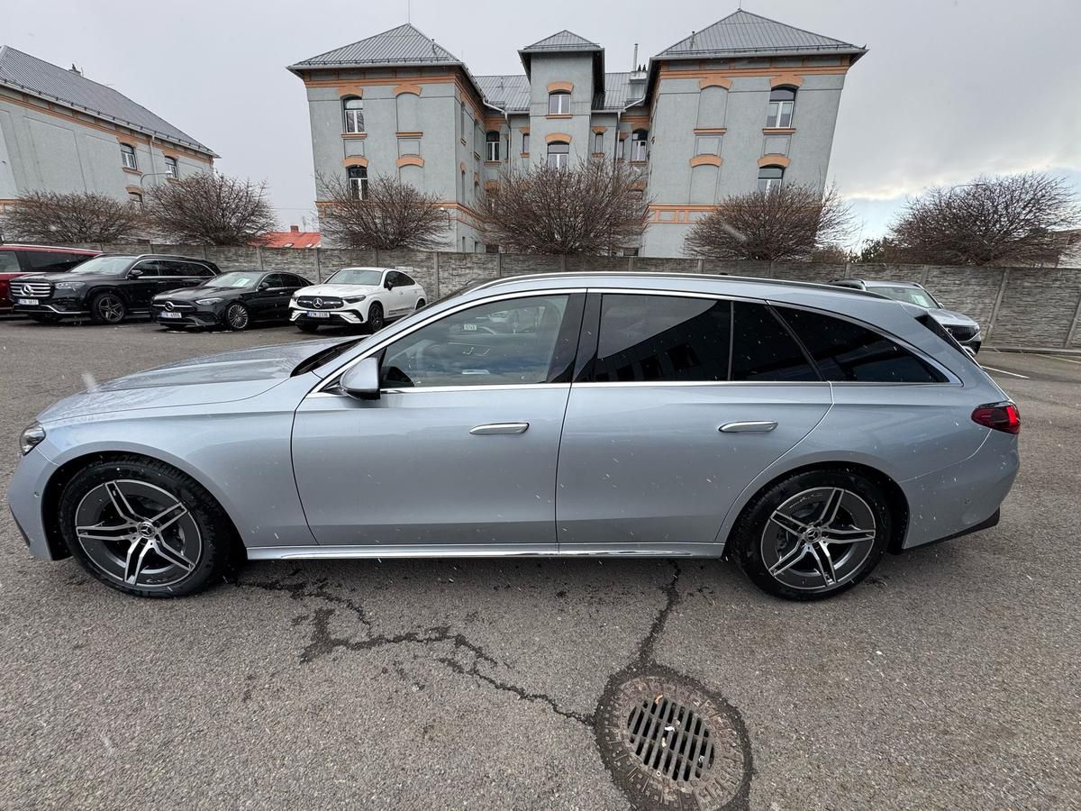 Mercedes-Benz Třídy E, E 220 d 4MATIC kombi - fotka 4