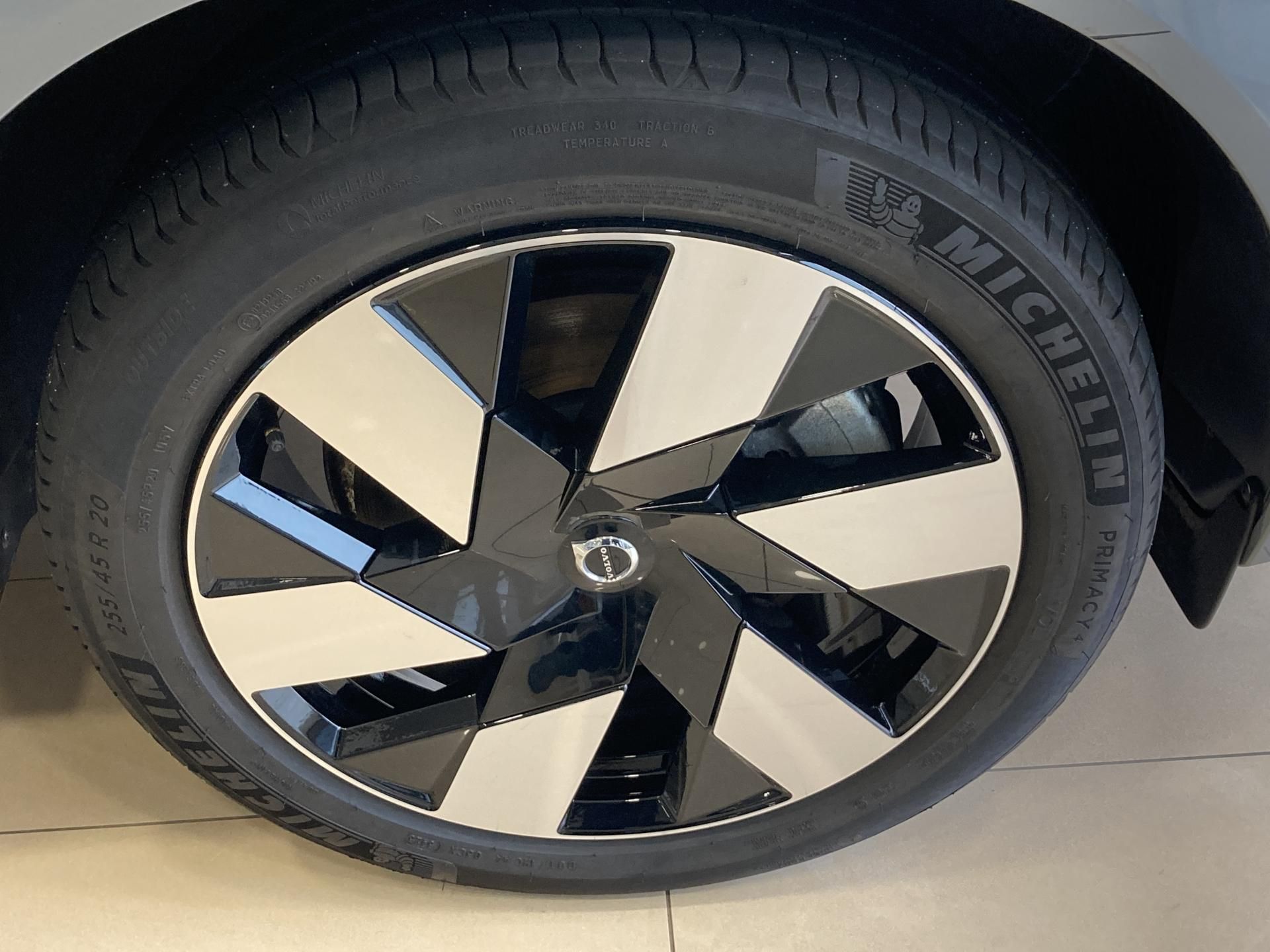 Volvo XC60, T6 eAWD Recharge Ultra Dark - fotka 5