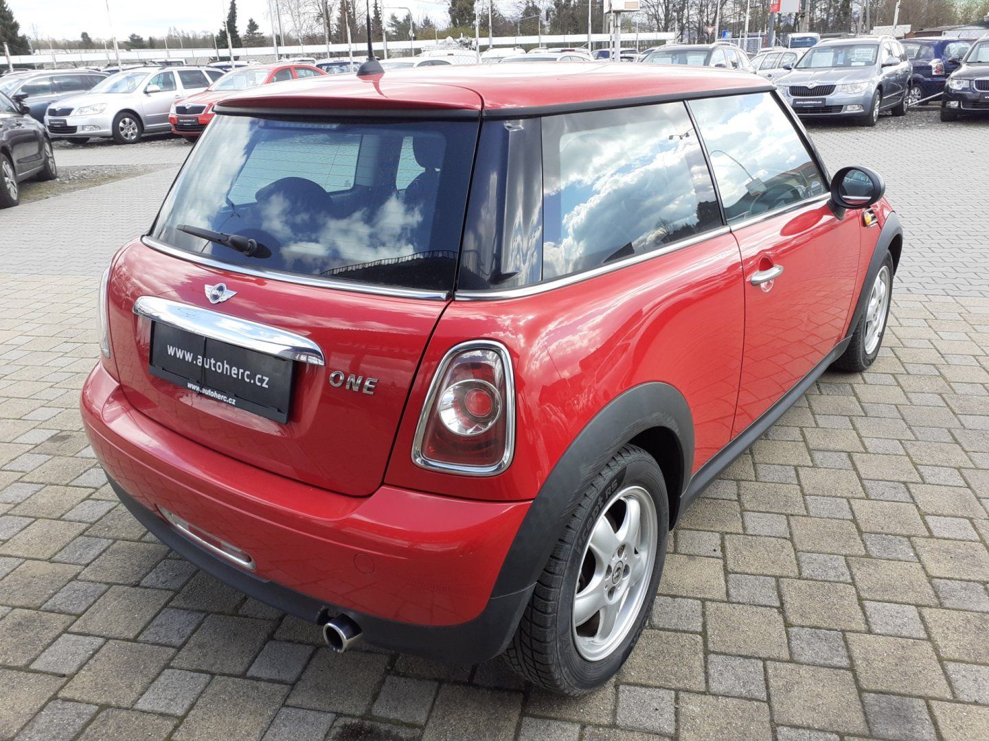 Mini One, 1.6 ONE 1.maj - fotka 4