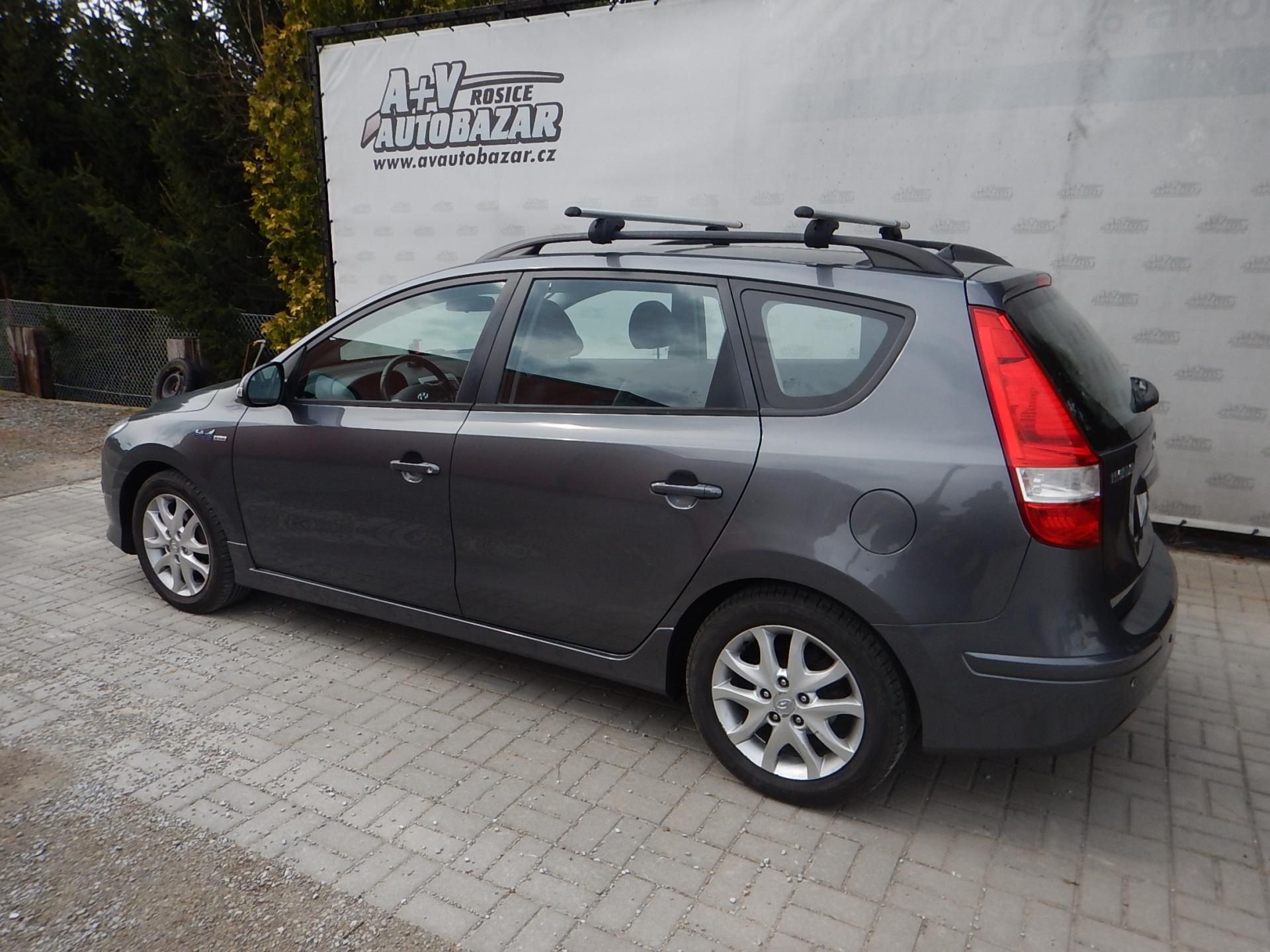 Hyundai i30, 1.6 CRdi 85kw ,nová STK - fotka 3
