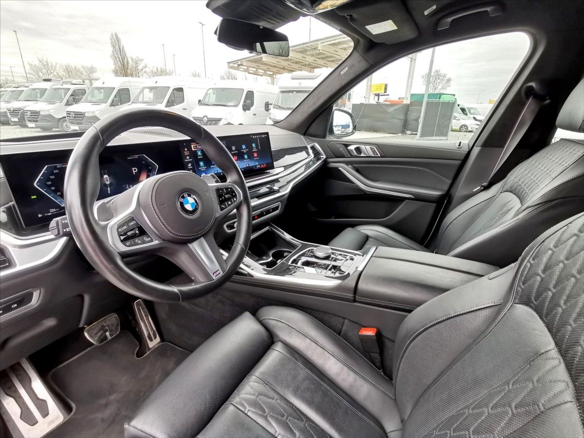 BMW X7, xD 40d M-sport/7míst/CZ/1.maj. - fotka 6