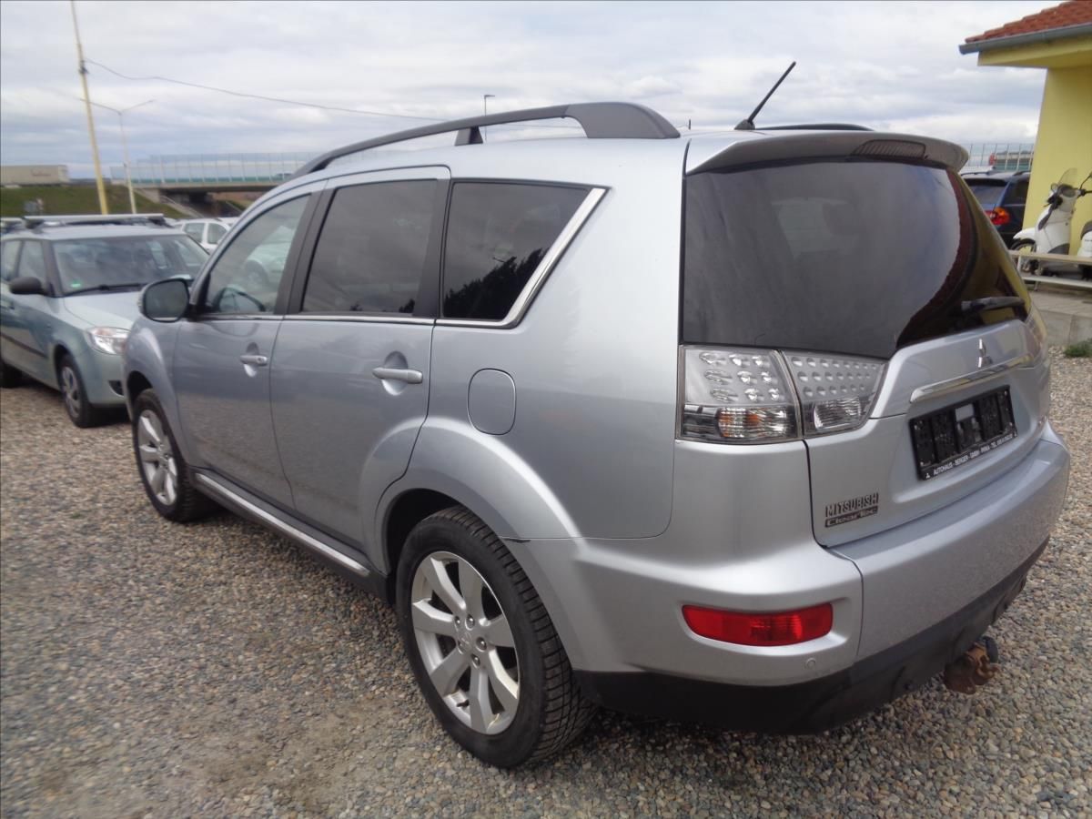 Mitsubishi Outlander, 2,2 - fotka 4
