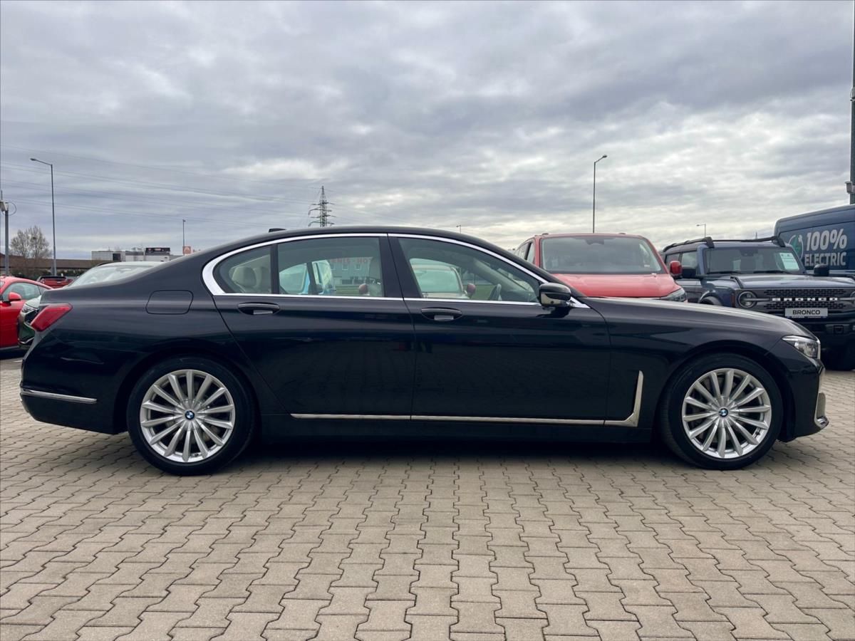 BMW Řada 7, 4,4 750i xDrive 390 kW DPH - fotka 6
