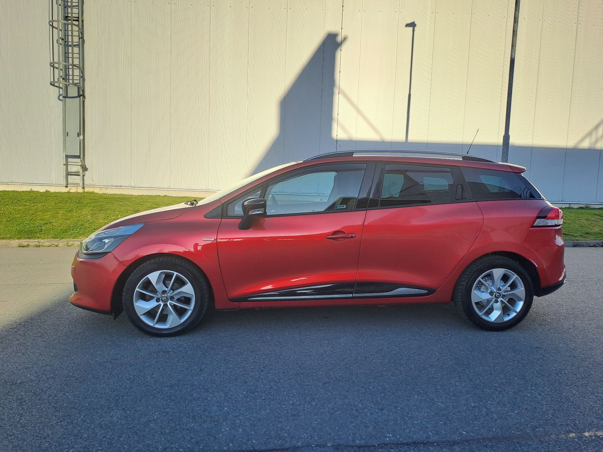 Renault Clio, 1.2i ČR 2.MAJ,LIMITED,CELOROK! - fotka 4