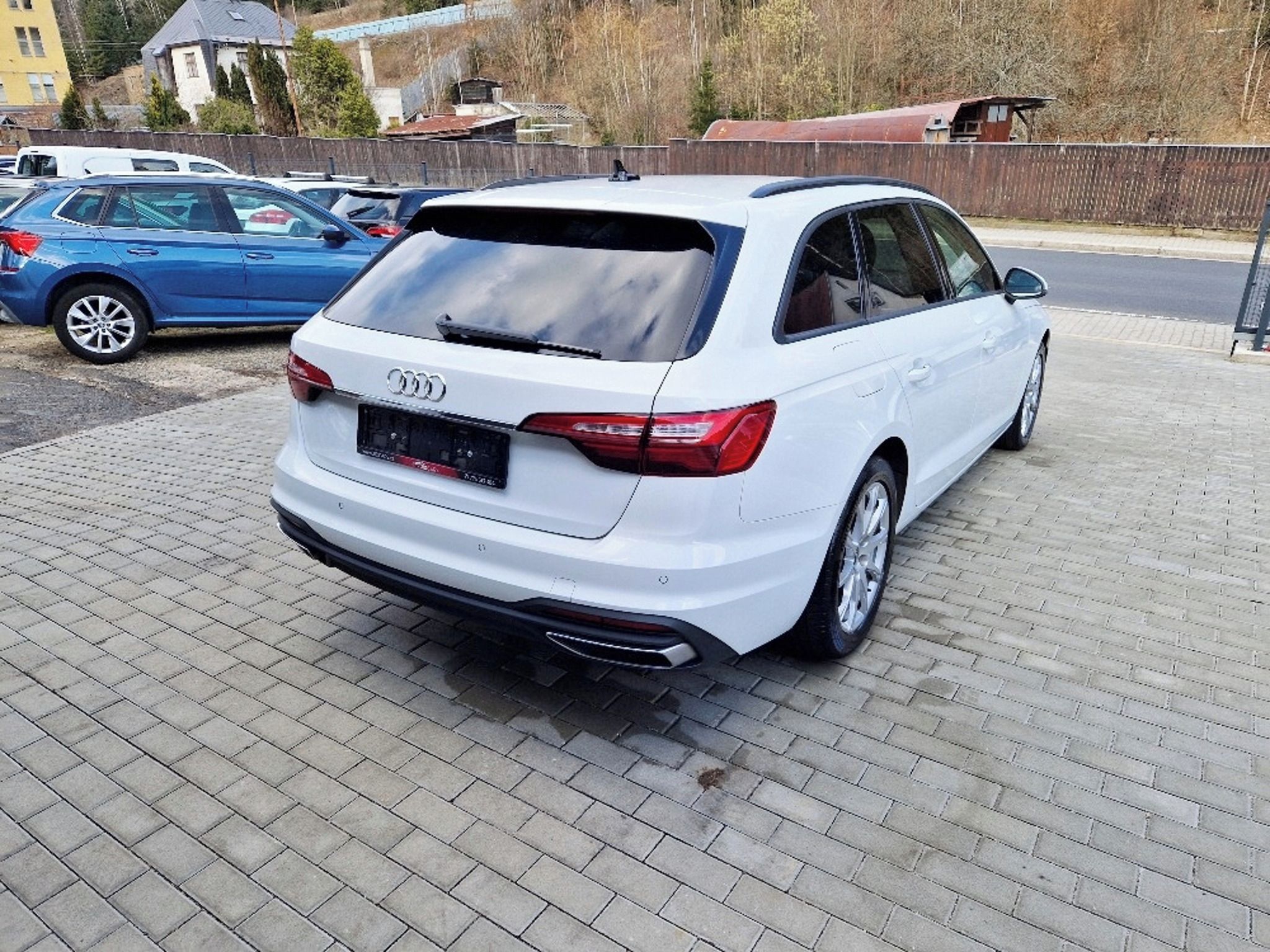 Audi A4, 2.0 TDi, nové rozvody - fotka 4