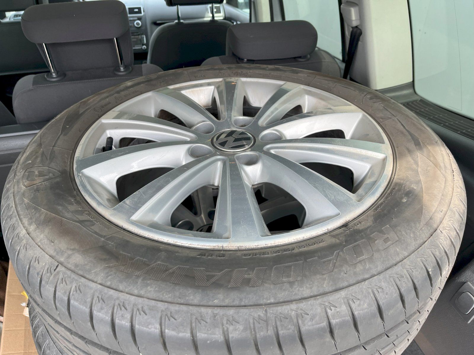 Volkswagen Touran, 2.0 TDI DPF Highline - fotka 6
