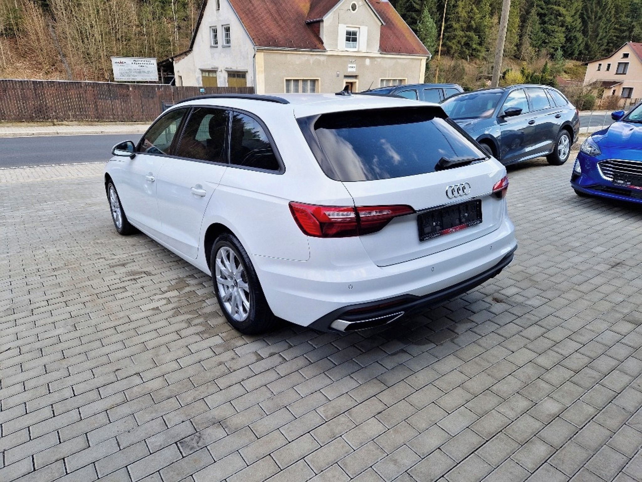 Audi A4, 2.0 TDi, nové rozvody - fotka 3
