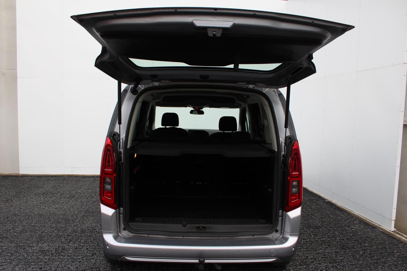 Opel Combo, 1,5 BlueHDi 130k - fotka 5