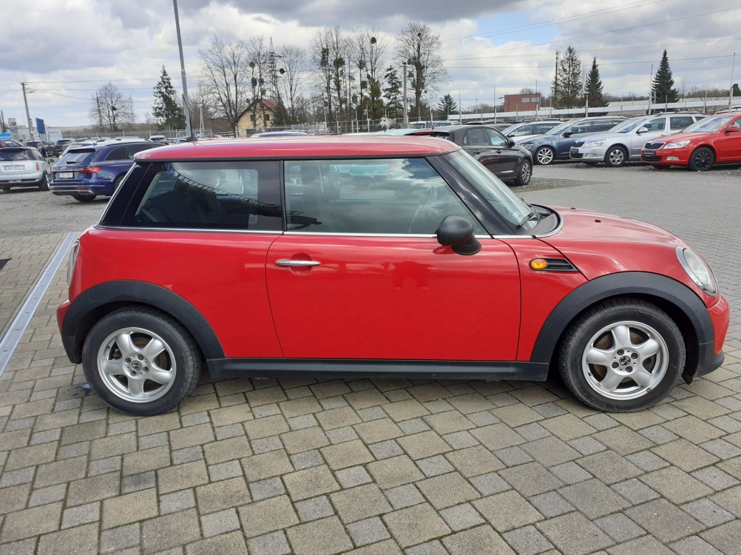 Mini One, 1.6 ONE 1.maj - fotka 3