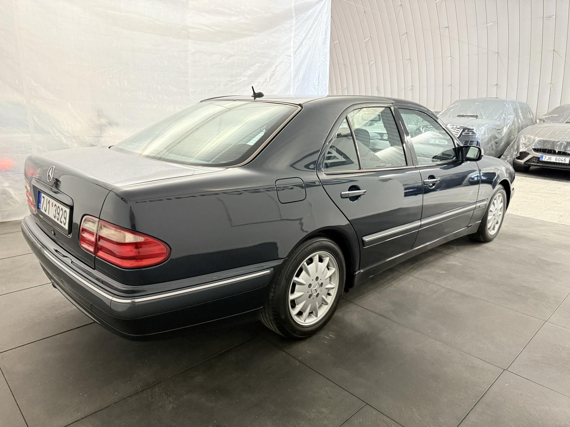 Mercedes-Benz Třídy E, 280I V6 ,150kw, velmi krásný!! - fotka 3