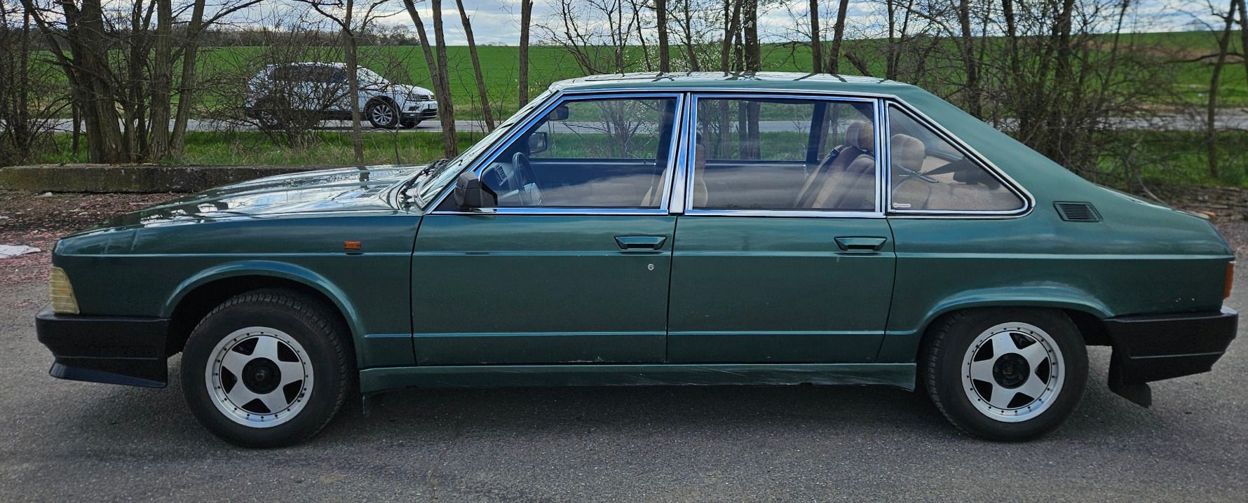 Tatra T613, /4 karburátor - fotka 3
