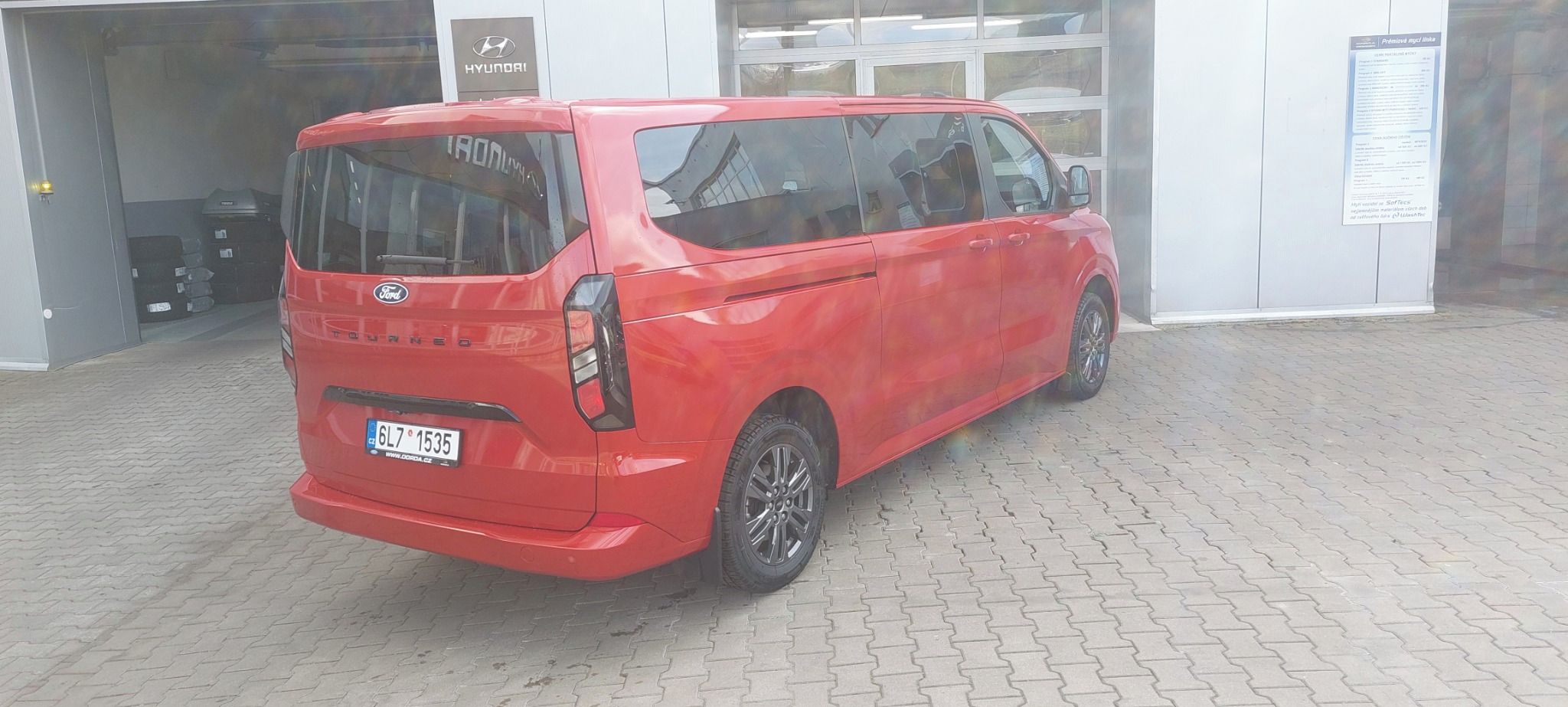 Ford Tourneo Custom, TITANIUM 2,0 EcoBlue L2 8 míst - fotka 6