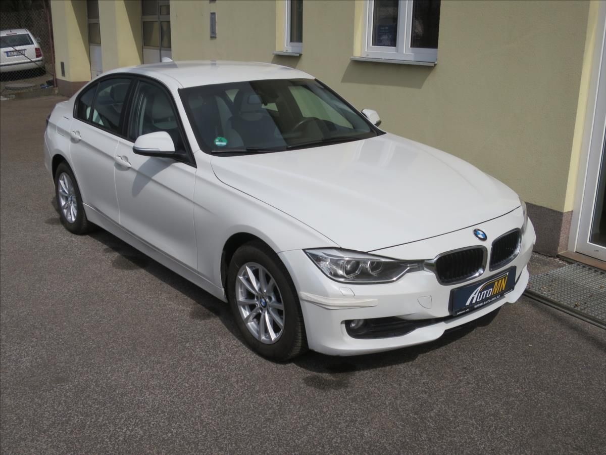BMW Řada 3, 2,0 316d LUXURY LINE - fotka 4