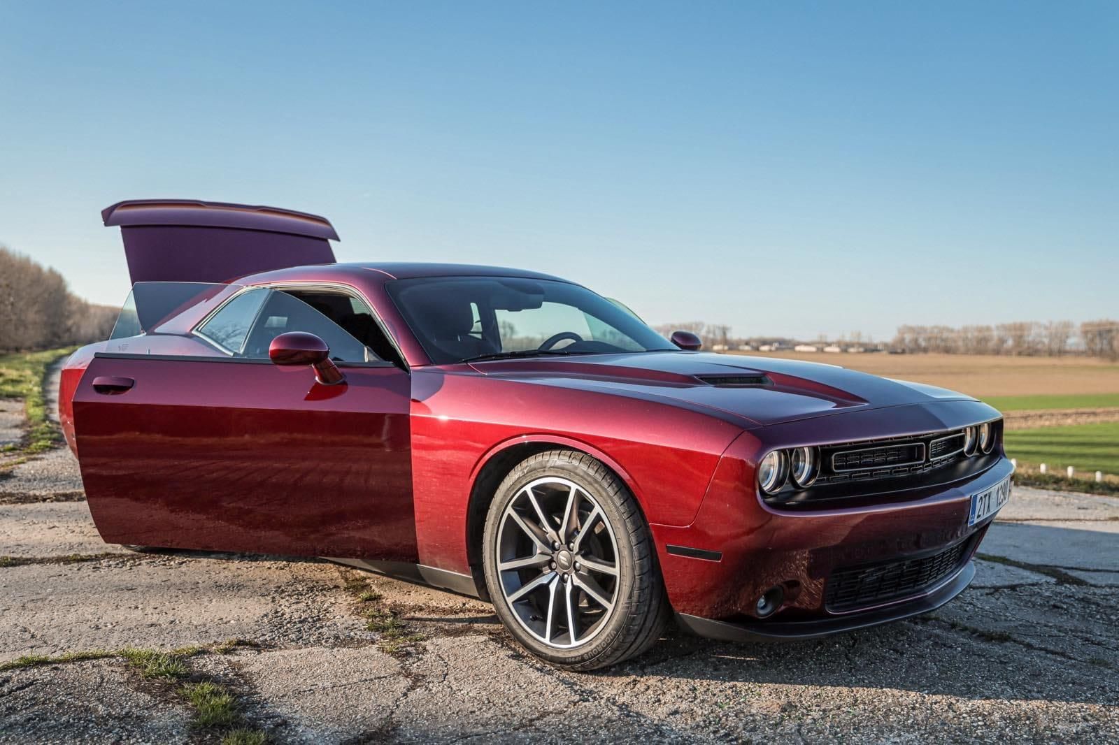 Dodge Challenger, 3.6 V6 SXT Automat - fotka 5