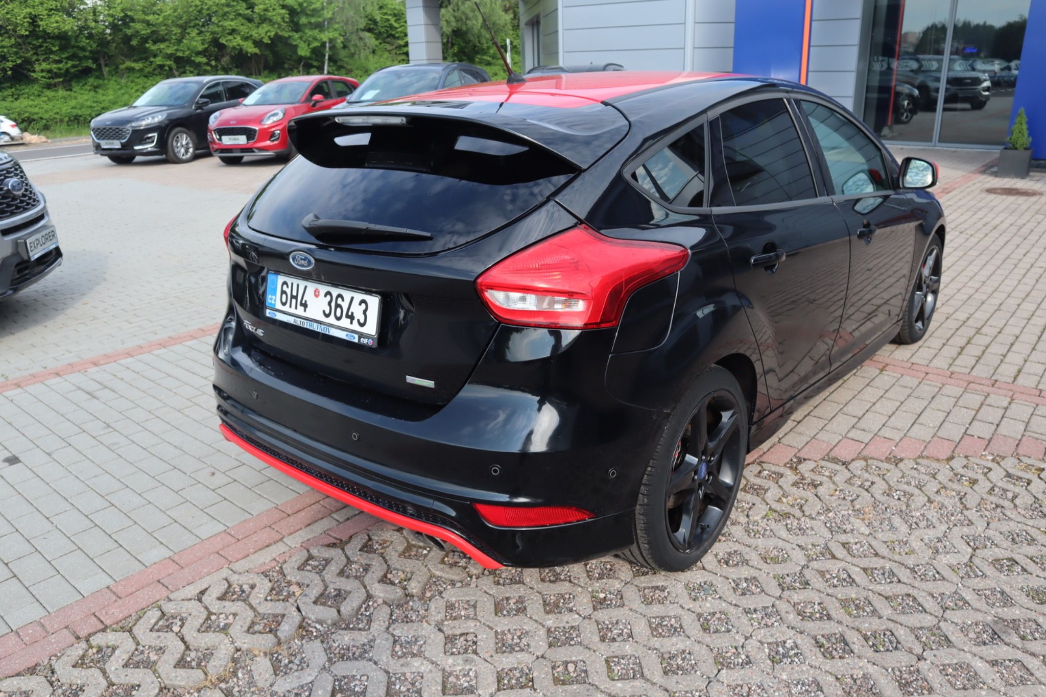Ford Focus, 1.5 EcoBoost 110 kW Black Ed. - fotka 5