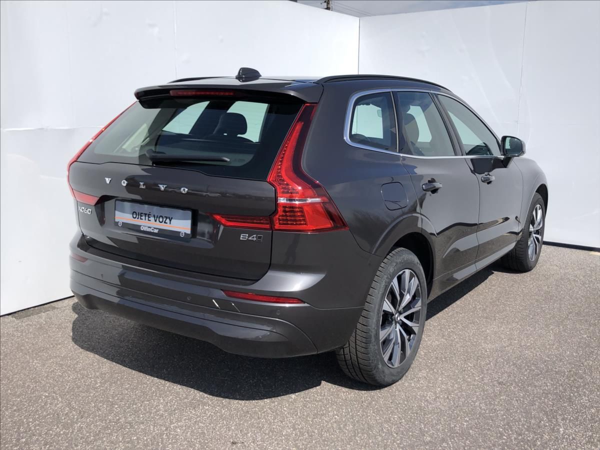 Volvo XC60, 2,0 AWD MOMENTUM PRO  B4 - fotka 2