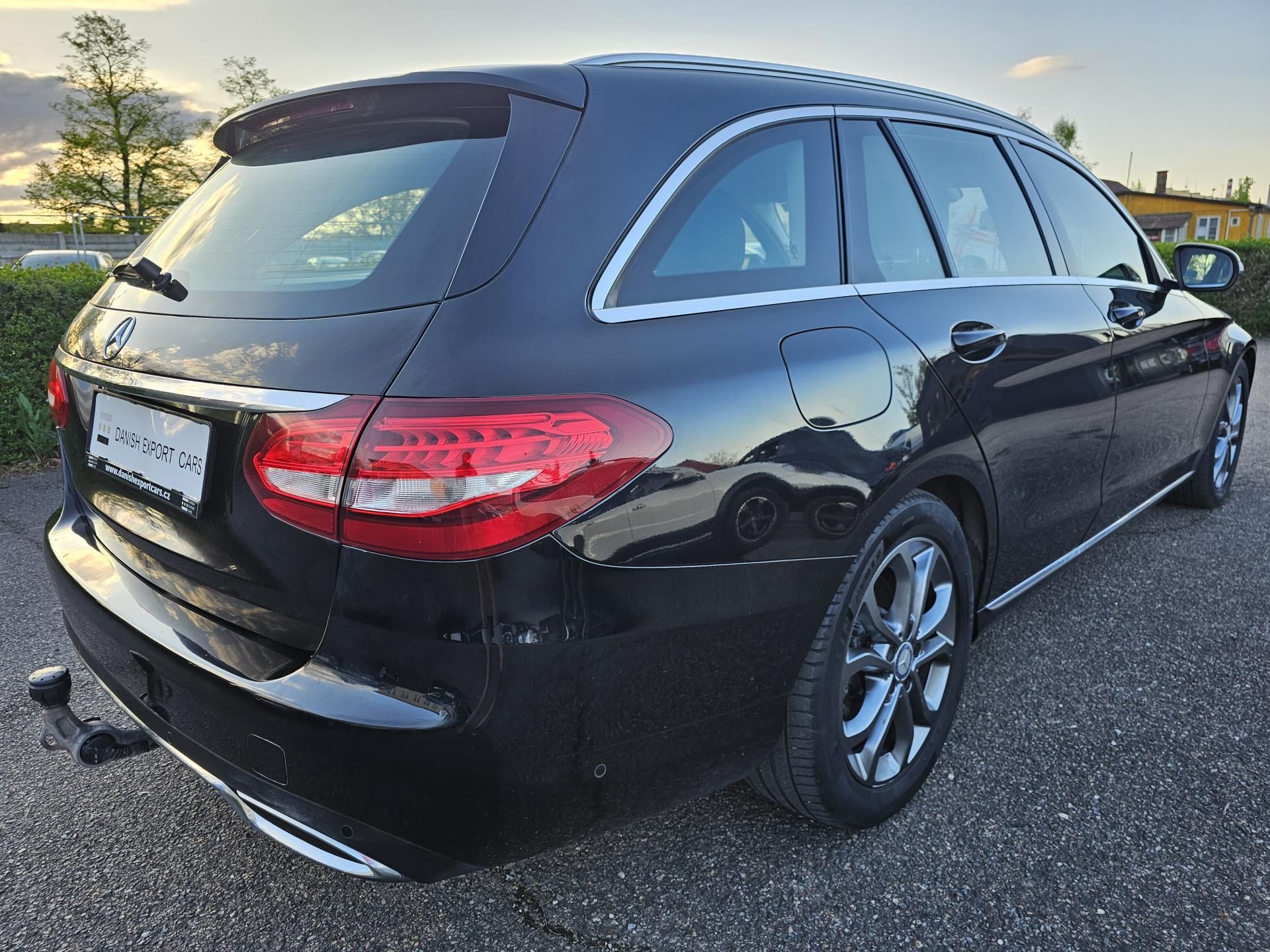 Mercedes-Benz Třídy C, C220D 125kW 4MATIC 7G AIRMATIC - fotka 5