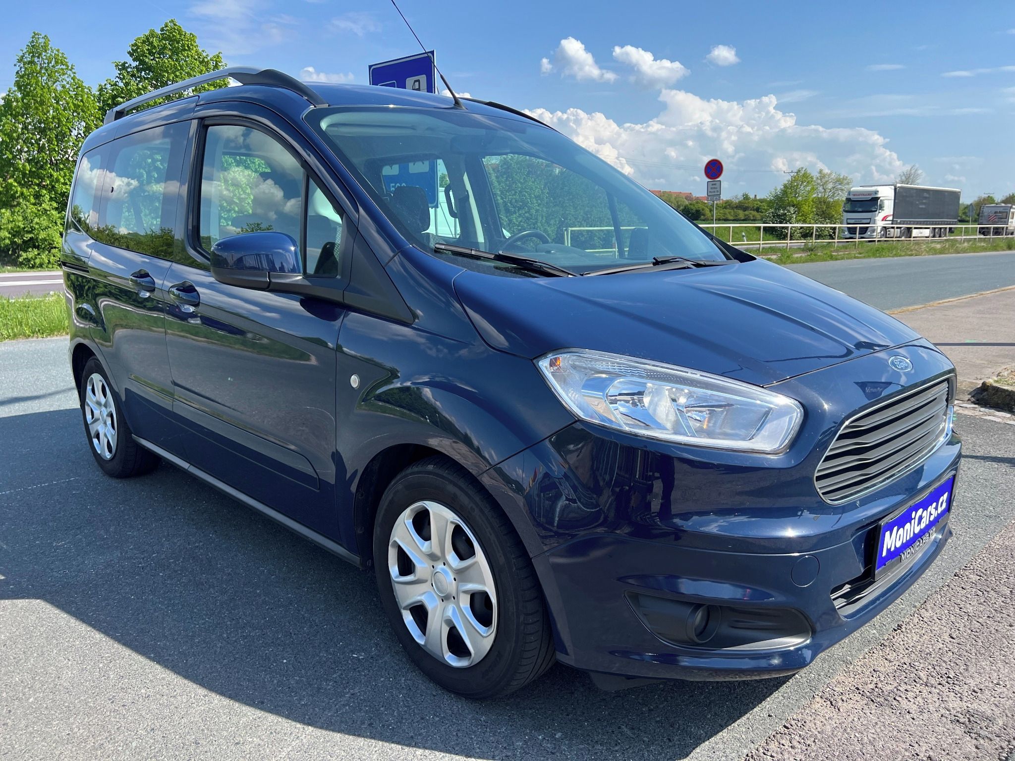 Ford Tourneo Courier, 1.0 EcoBoost 74kW - fotka 3