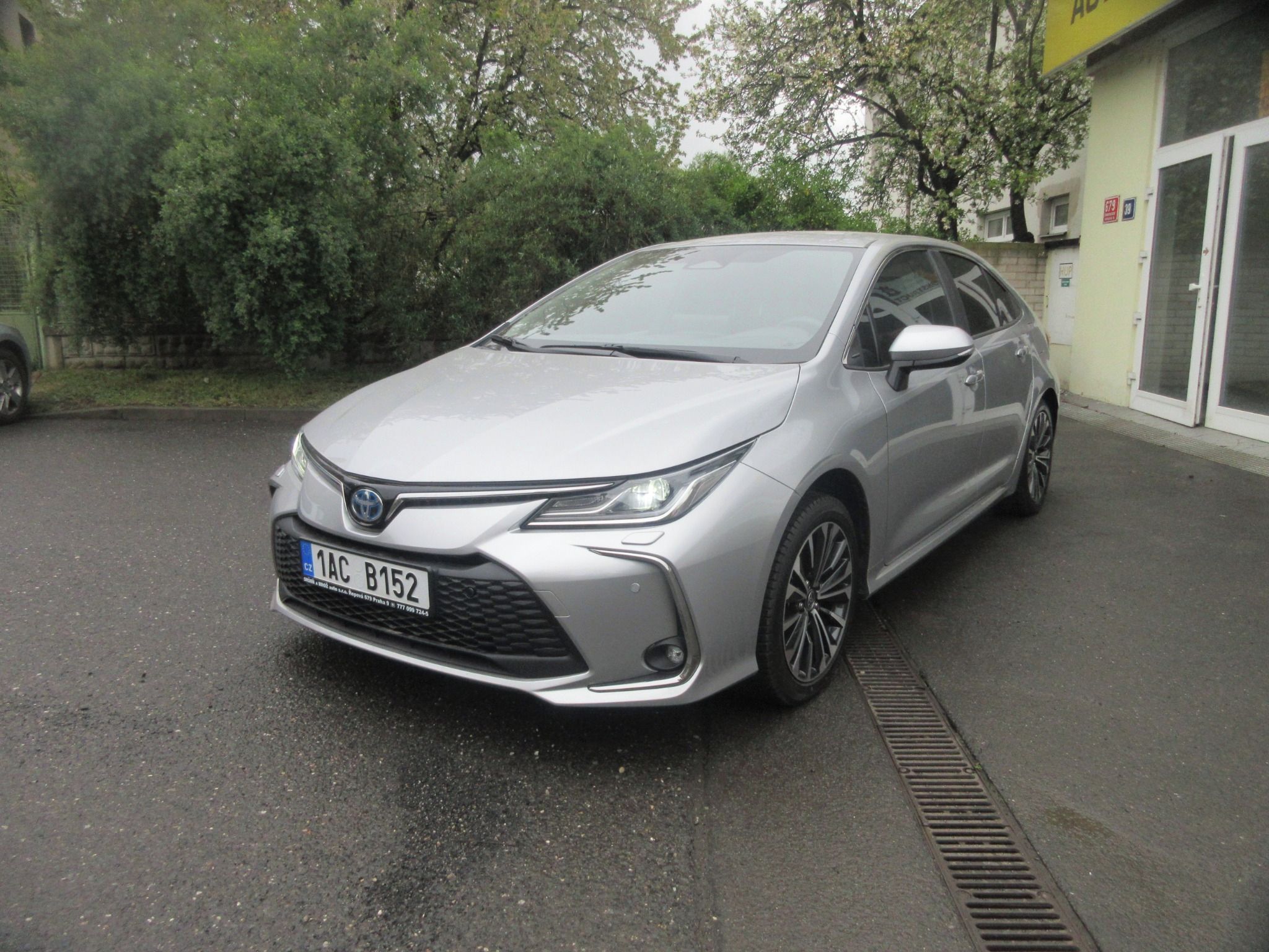 Toyota Corolla, TS 1.8 HEV - fotka 3