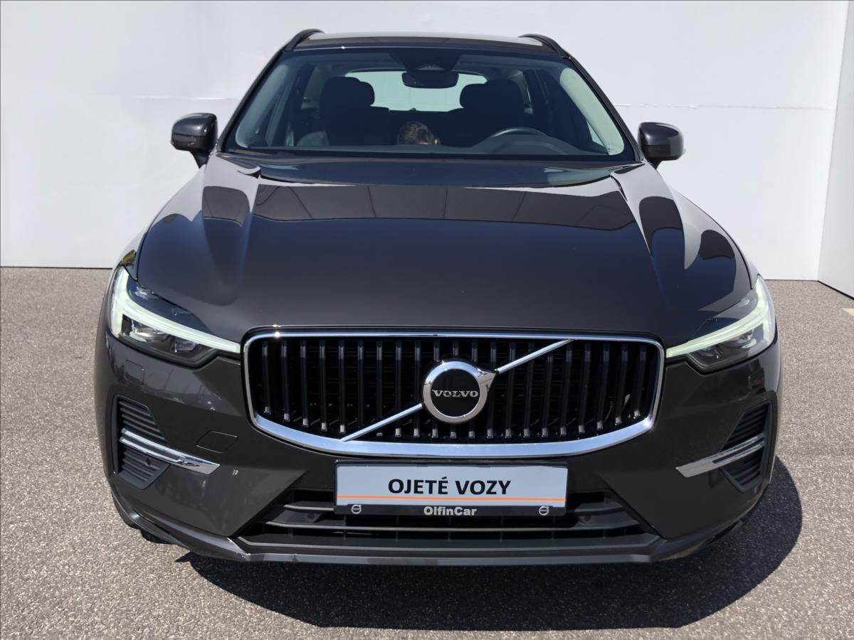 Volvo XC60, 2,0 AWD MOMENTUM PRO  B4 - fotka 4