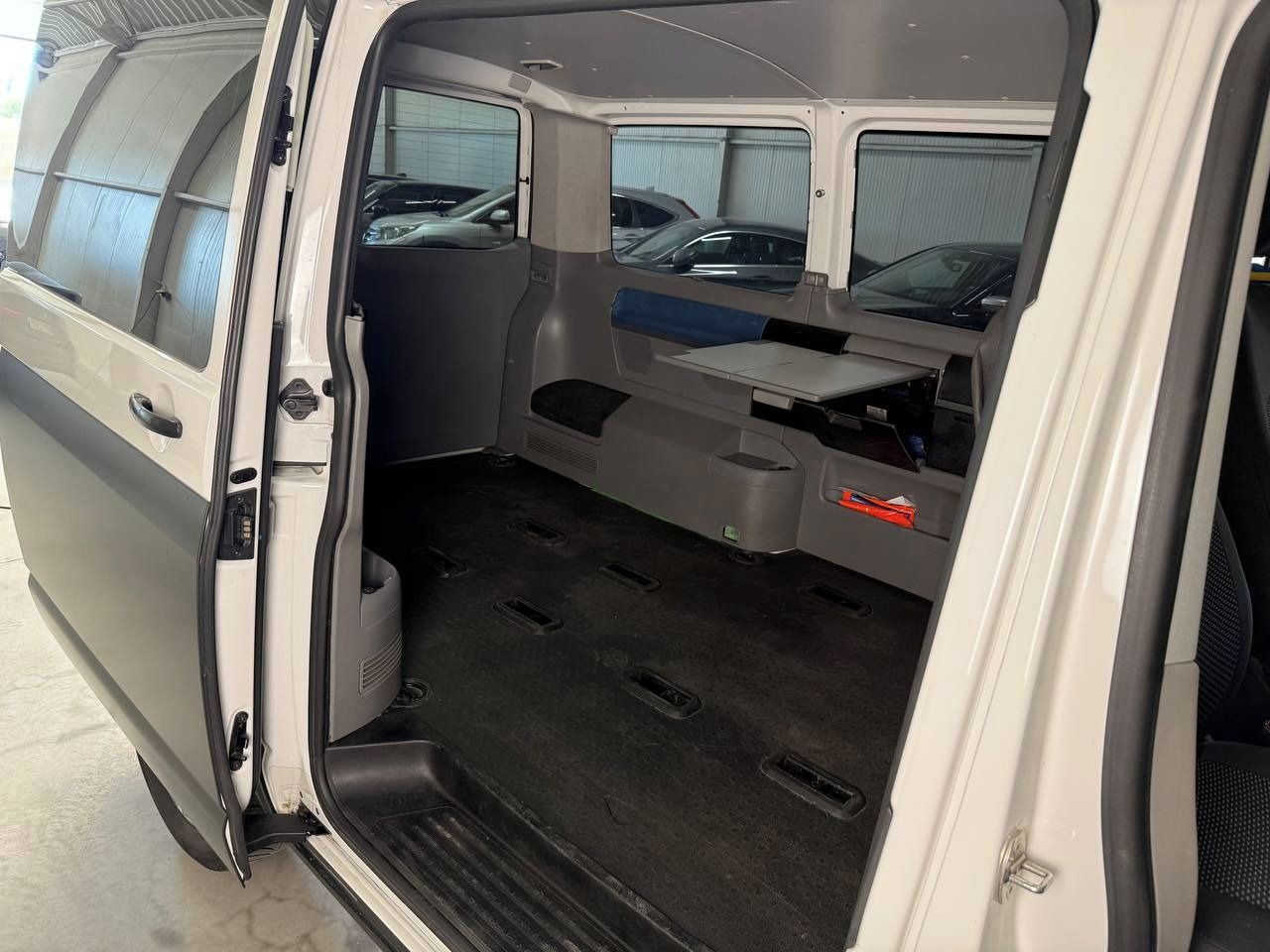Volkswagen Transporter, 2.0 8 míst Zachovalý - fotka 5