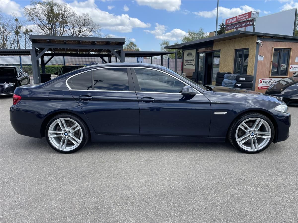 BMW Řada 5, 520d xDrive Xenon*Navi*Kamera - fotka 4