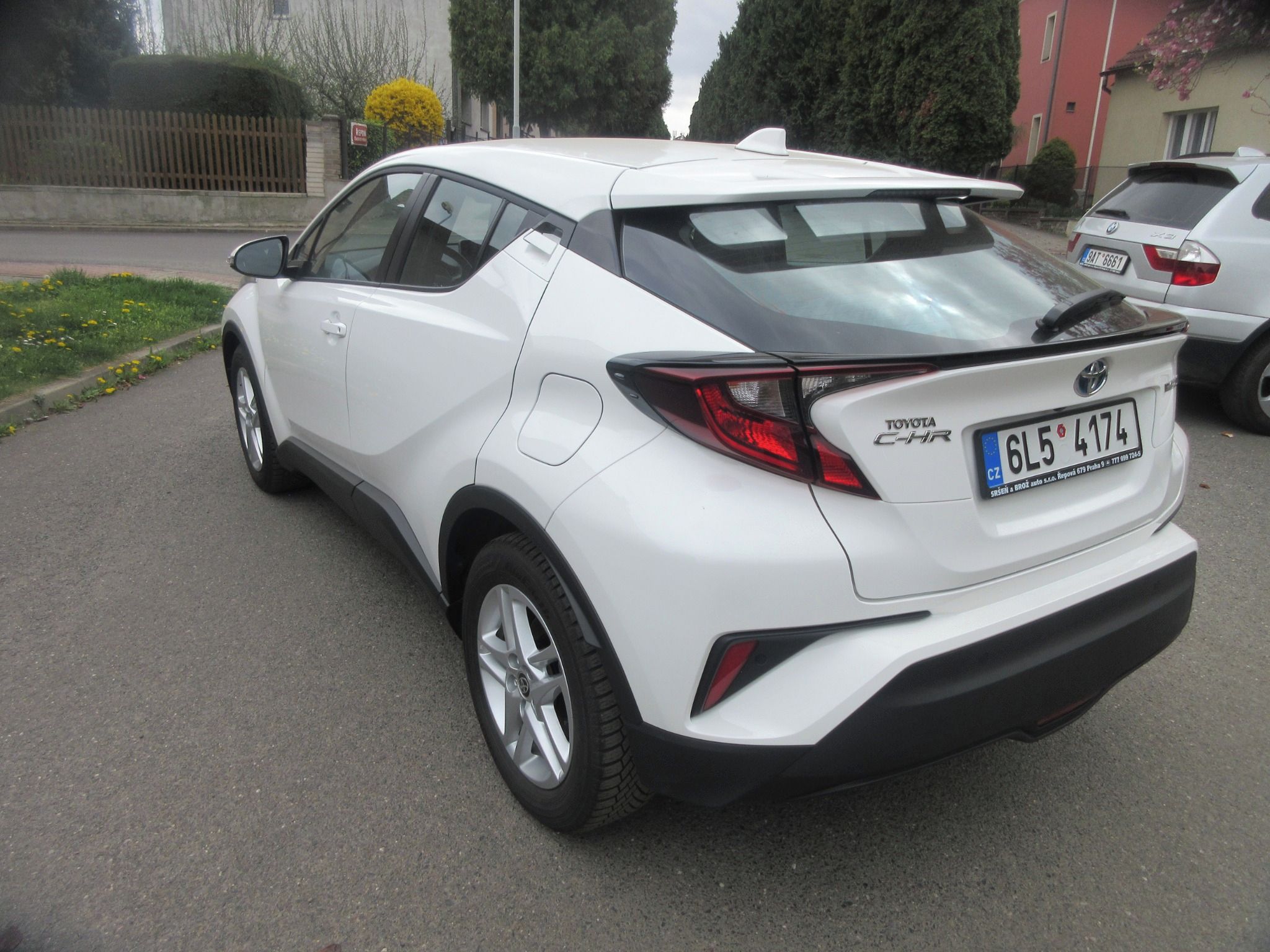 Toyota C-HR, Hybrid 1.8 Comfort záruka DPH - fotka 4