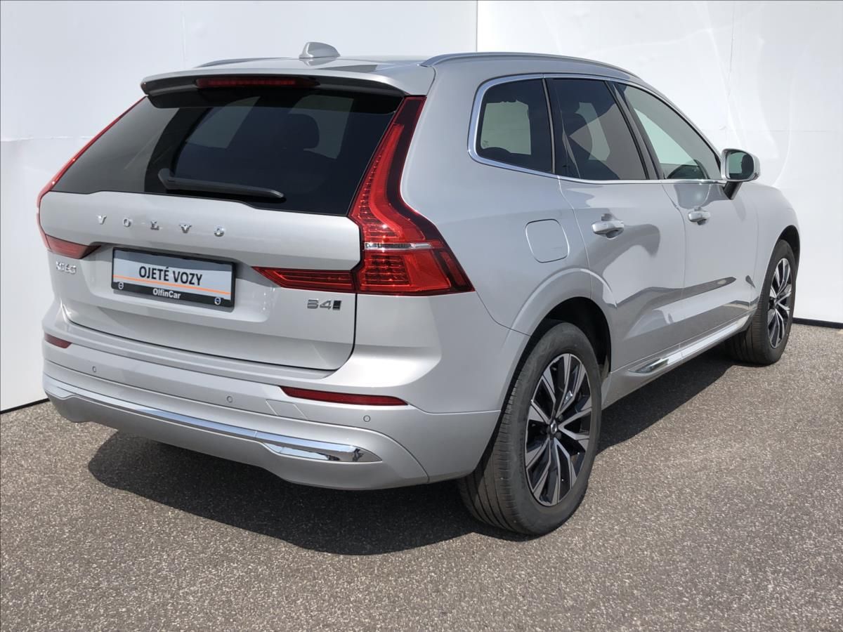 Volvo XC60, 2,0 AWD Plus Bright Auto  B4 - fotka 2