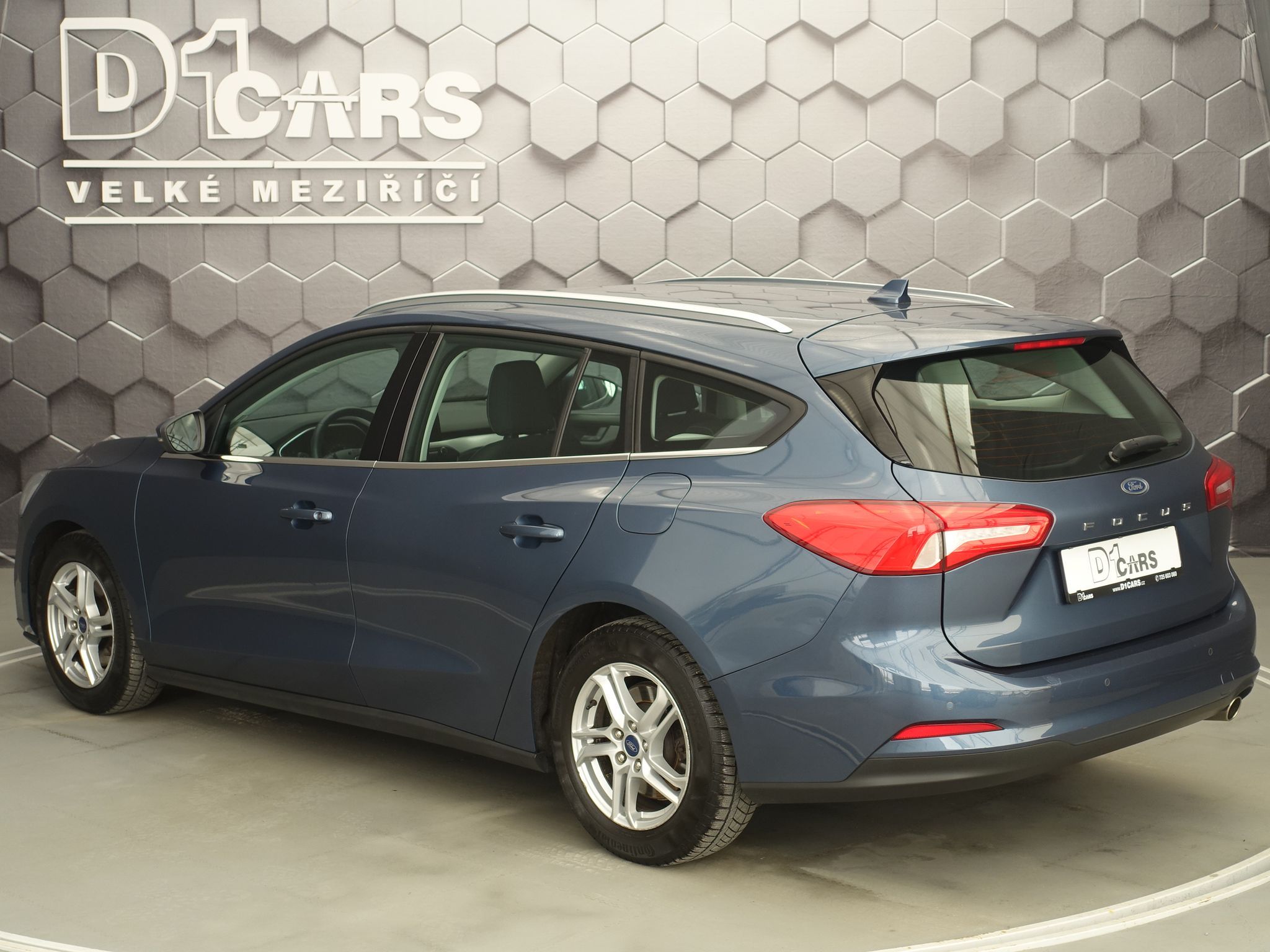 Ford Focus, 1.0 EcoBoost ZIMNÍ PAKET - fotka 5