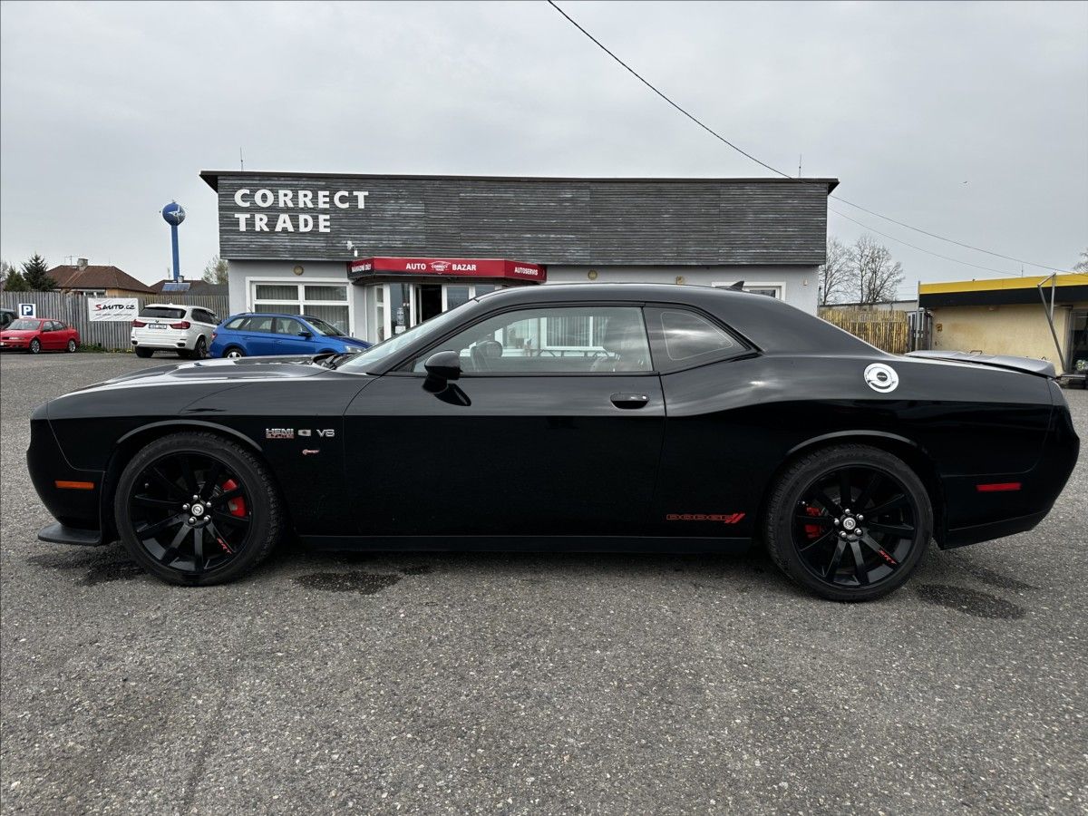 Dodge Challenger, 5,7 Sxt 5.7L 8V - MANUÁL - - fotka 2