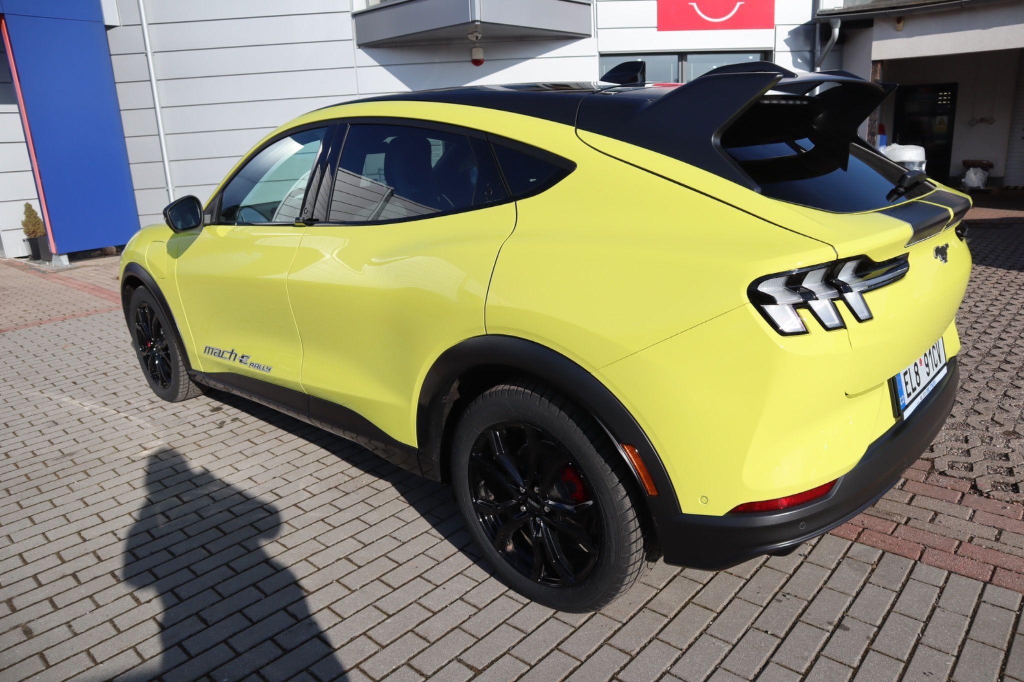 Ford Mustang Mach-E, BEV 358 kW 91 kWh GT Rally AWD - fotka 3