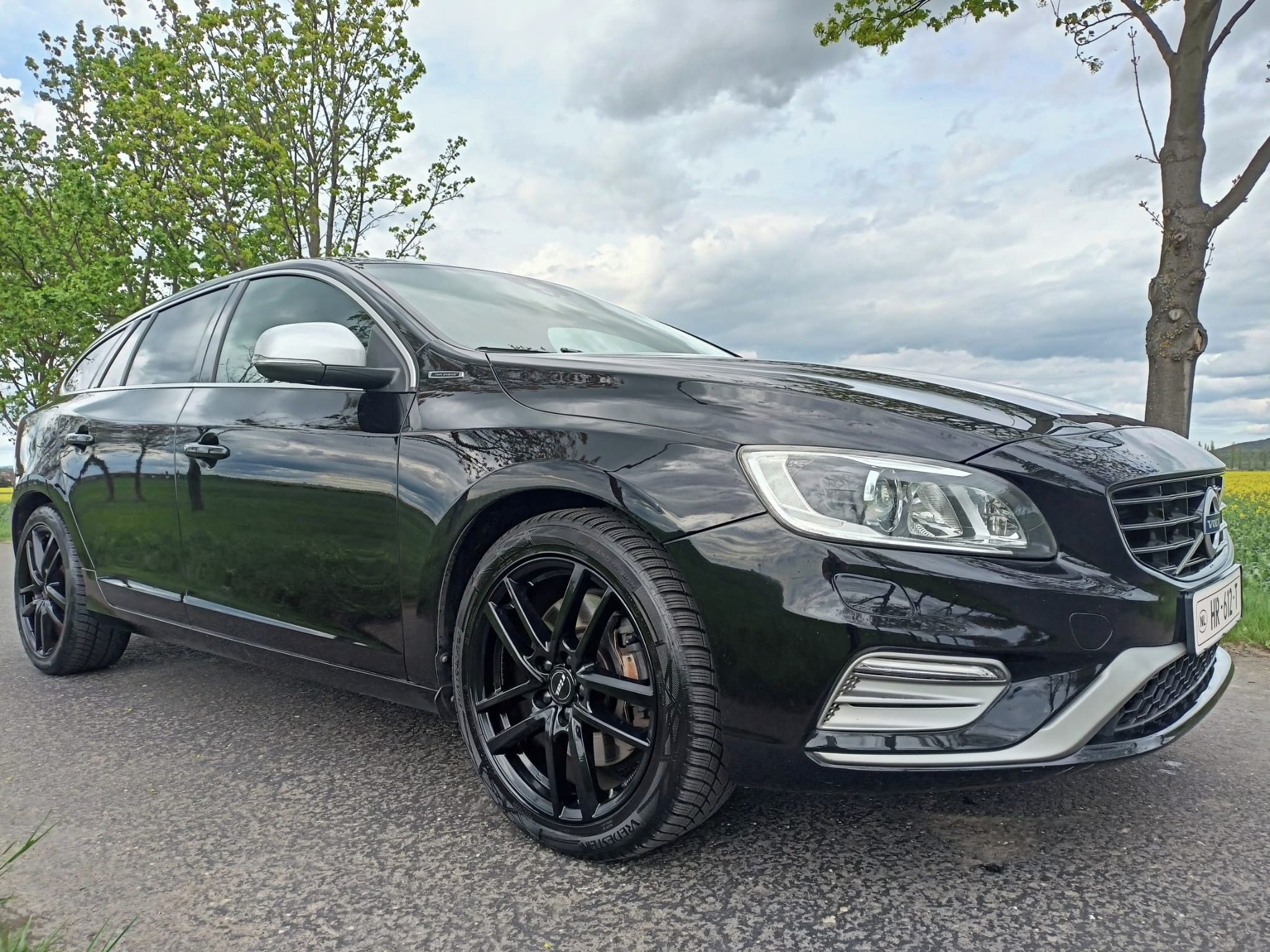 Volvo V60, 2.4 D6 AWD R-DESIGN HYBRID