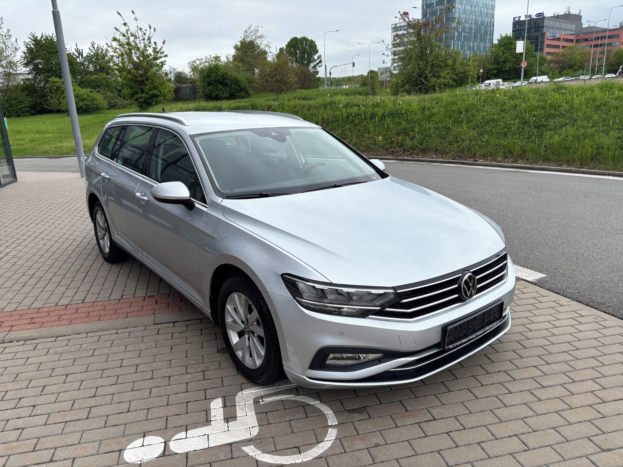 Volkswagen Passat, 1,5 TSi 110kW 1 Majitel DSG - fotka 4