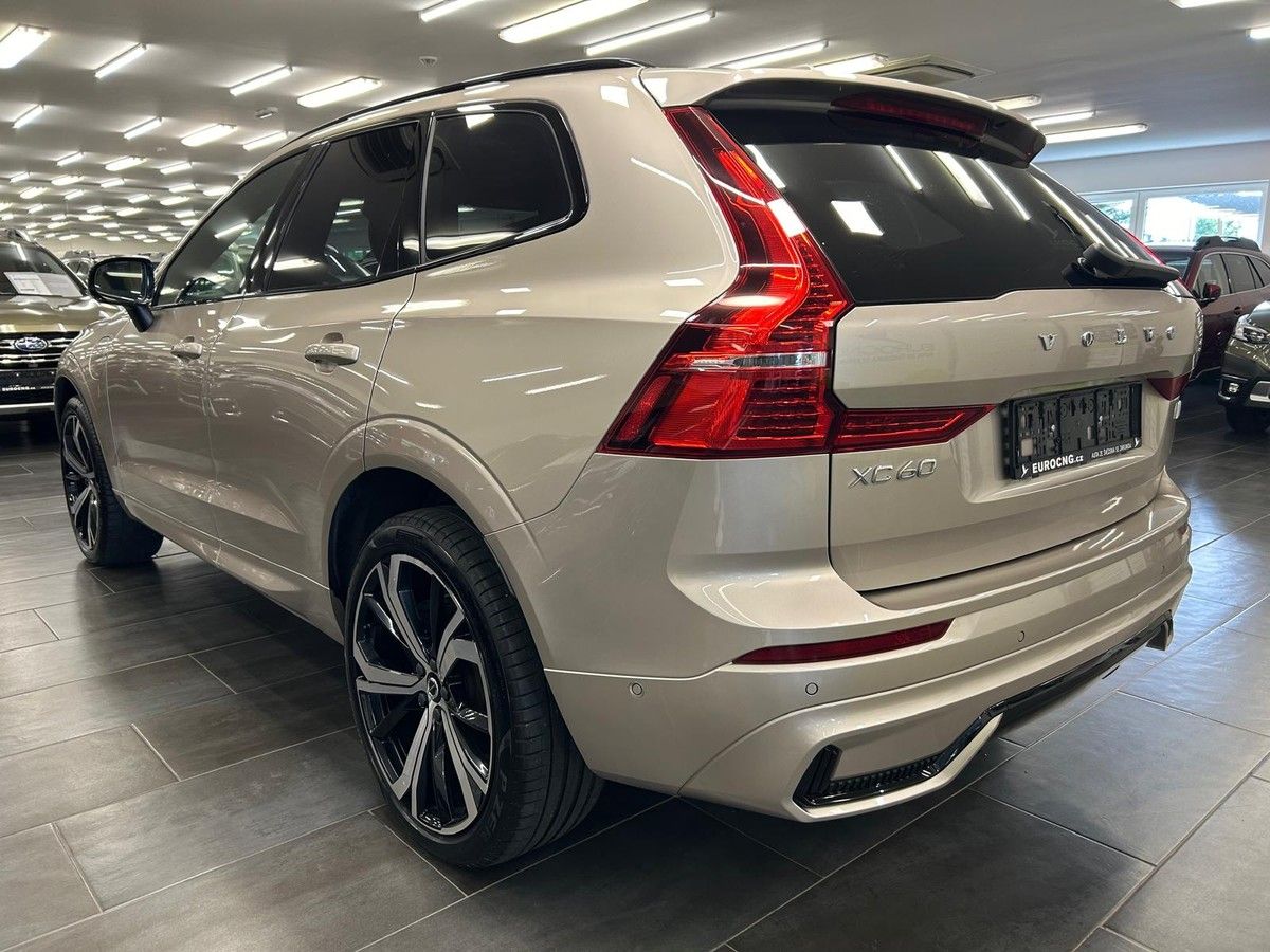 Volvo XC60, T8 AWD Ultimate+ DARK záruka - fotka 4