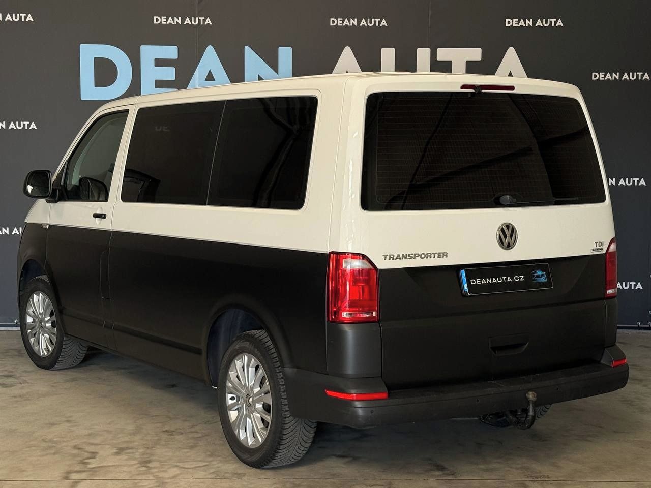 Volkswagen Transporter, 2.0 8 míst Zachovalý - fotka 4